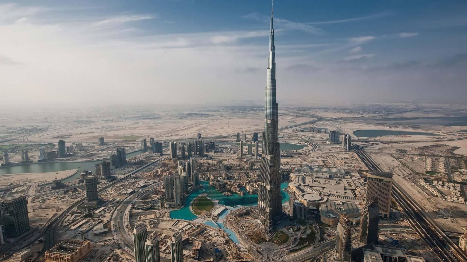 Burj Khalifa in Dubai HD Wallpaper