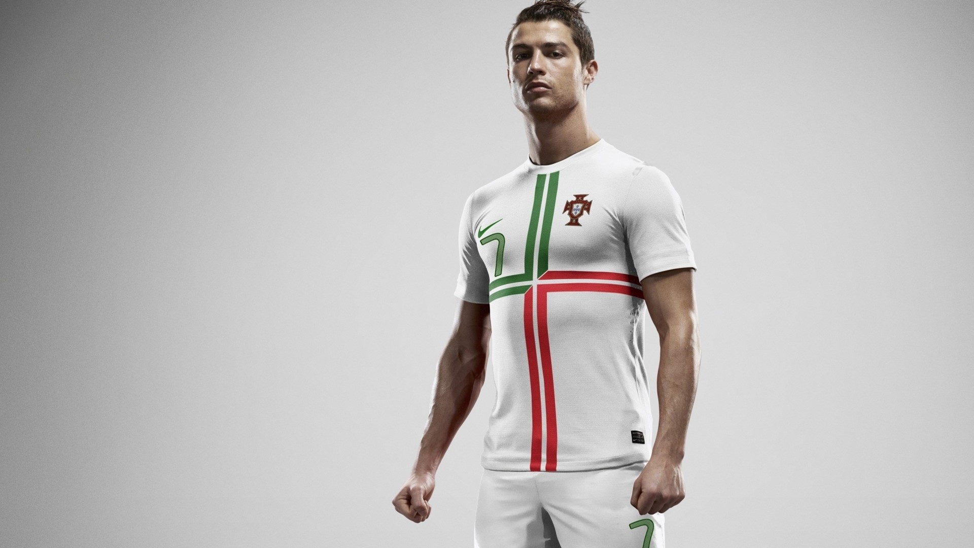 Cristiano Ronaldo in Portugal soccer jersey HD Wallpaper