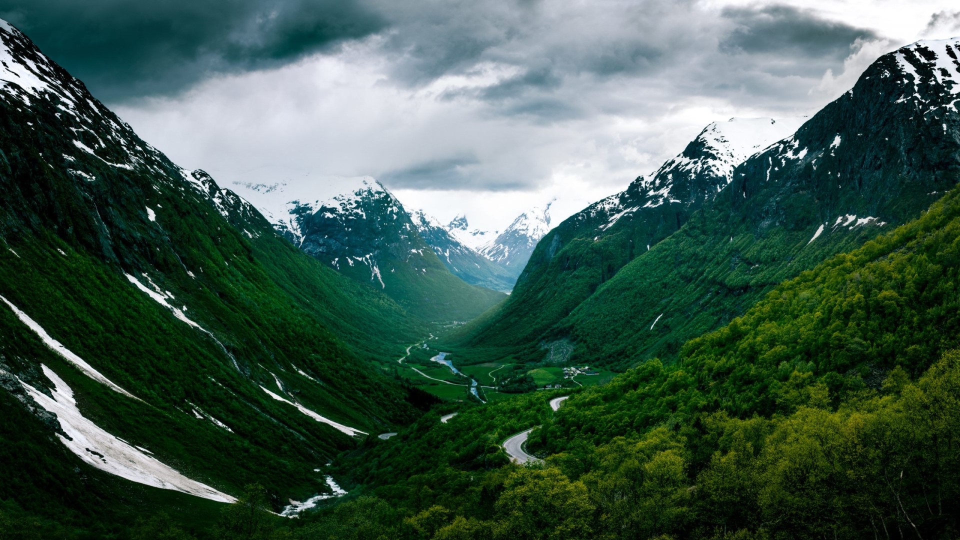 Green Mountains Landscape in Norway HD Wallpaper