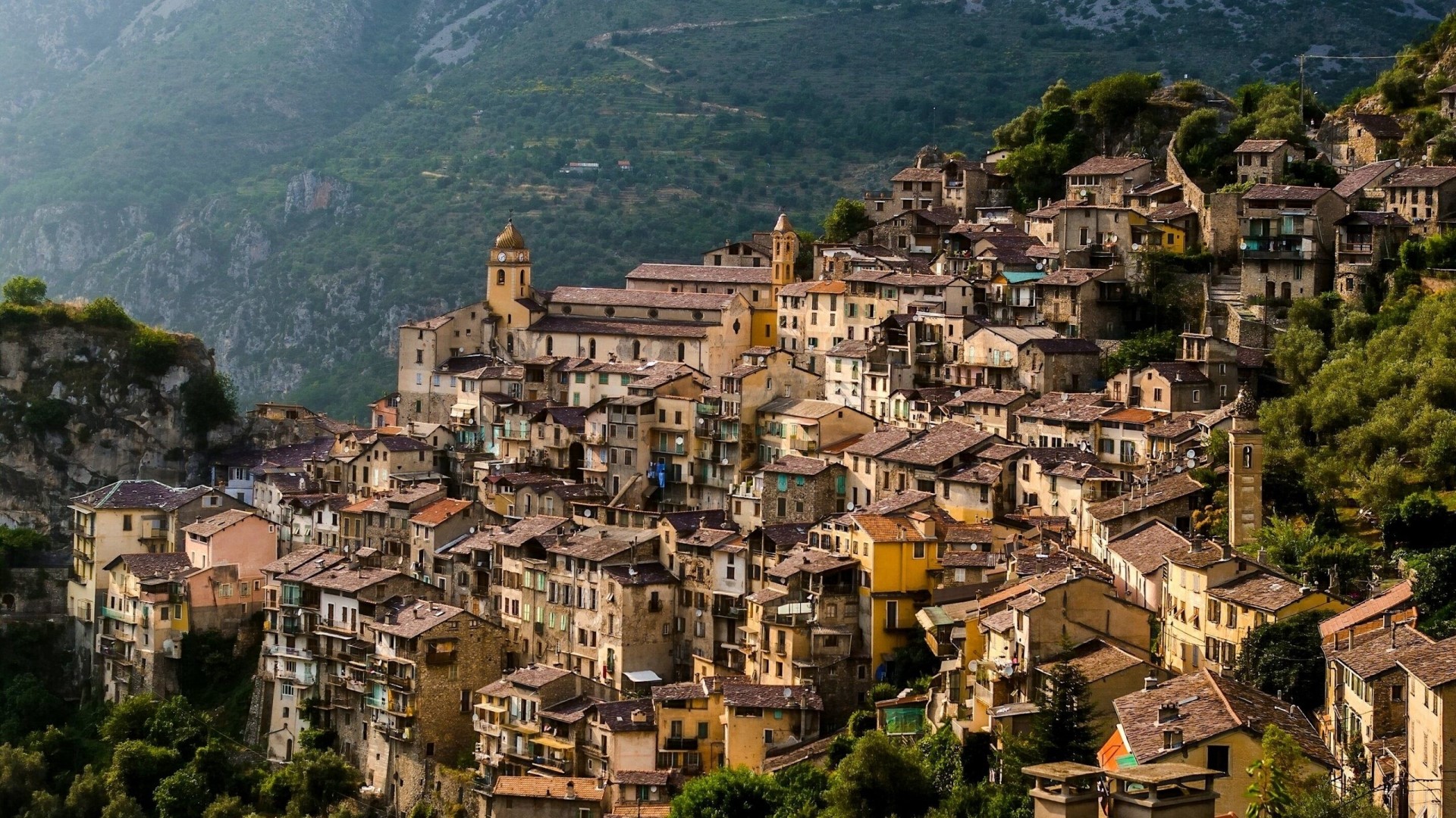 Saorge, France village in the mountains HD Wallpaper