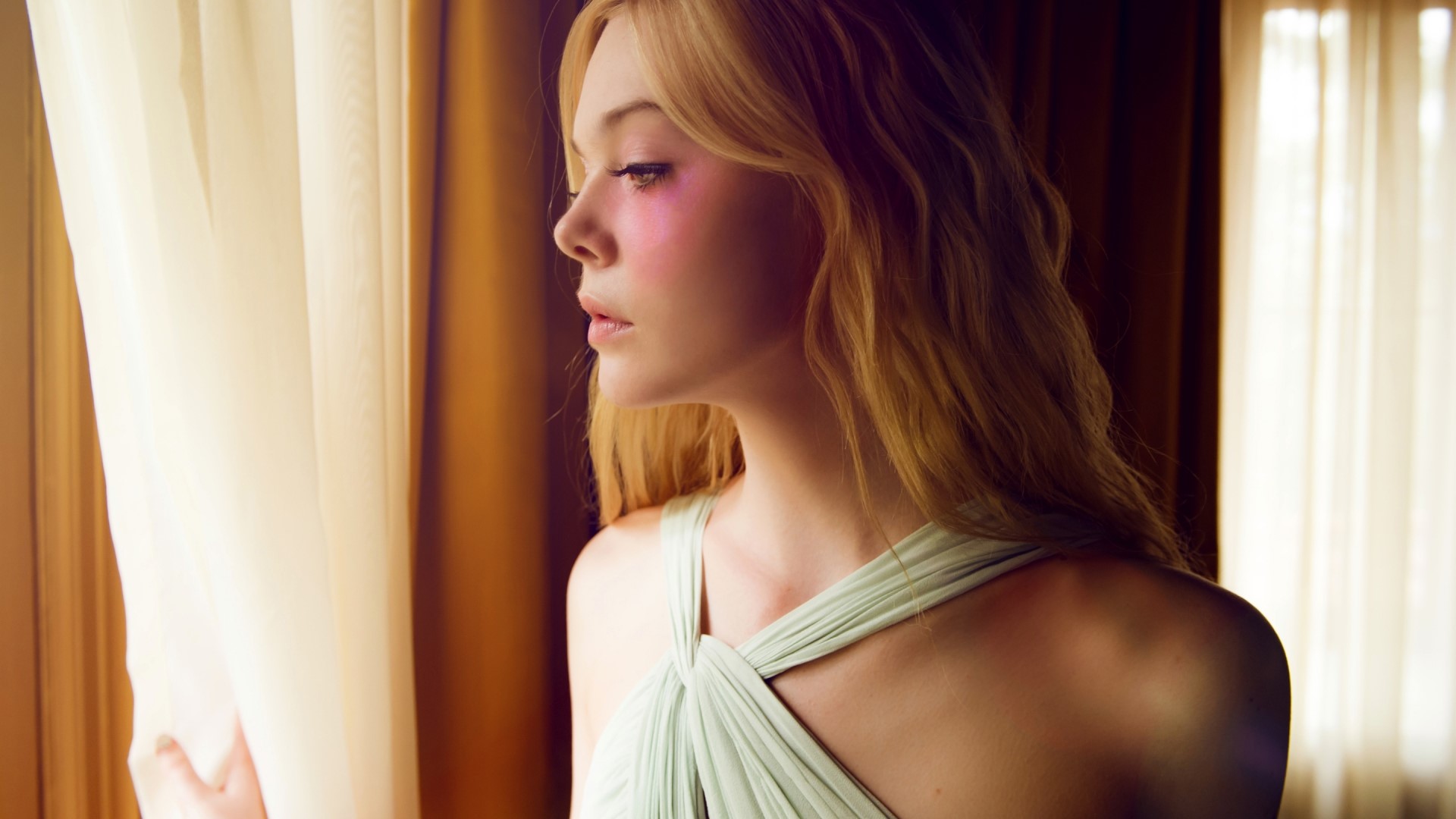 Elle Fanning from The Neon Demon HD Wallpaper
