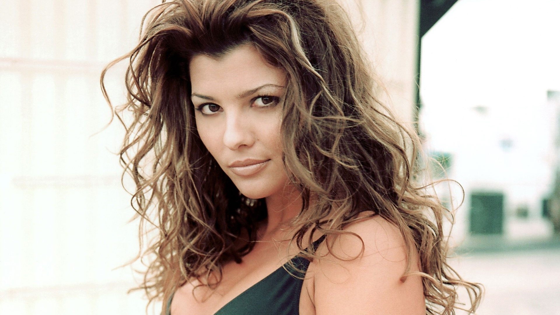 Ali Landry HD Wallpaper