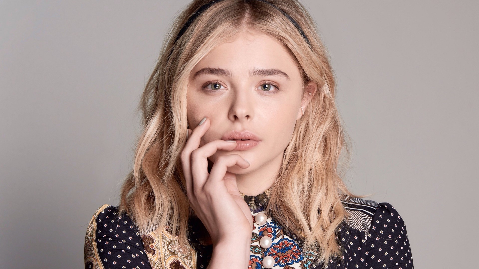 Chloe Moretz HD Wallpaper