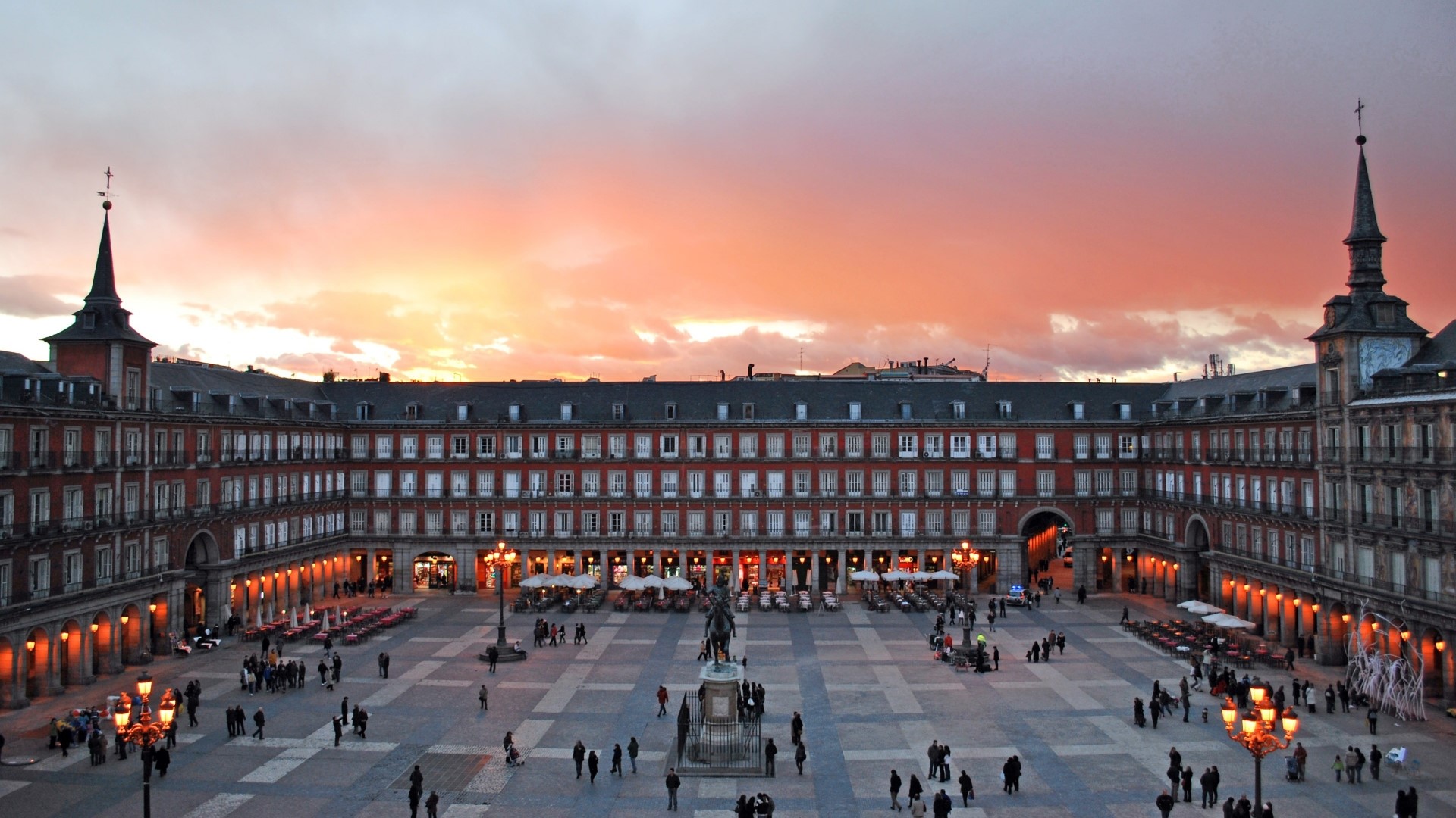 Plaza Mayor Madrid Spain at Sunset HD Wallpaper
