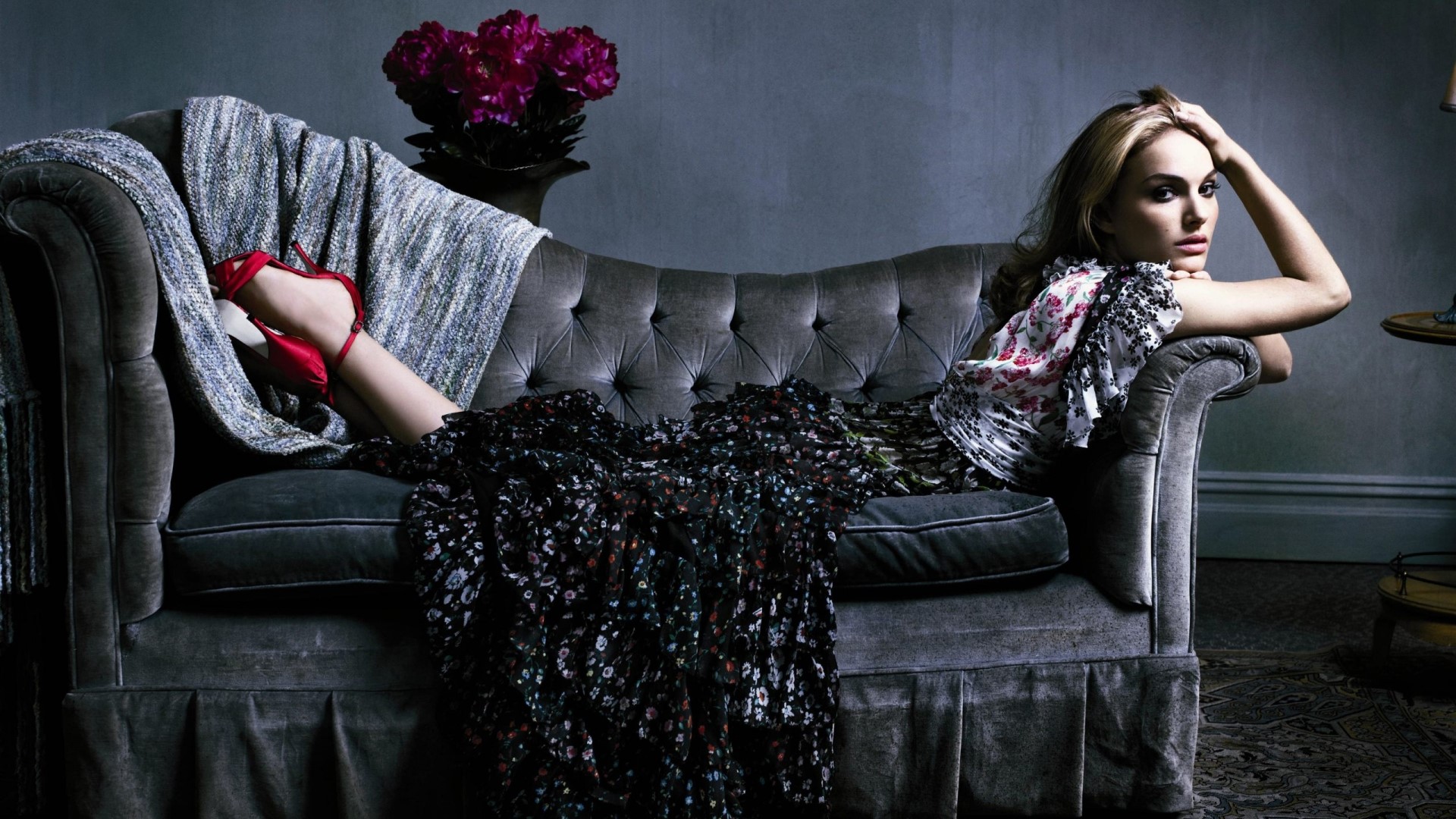 Natalie Portman on a couch HD Wallpaper