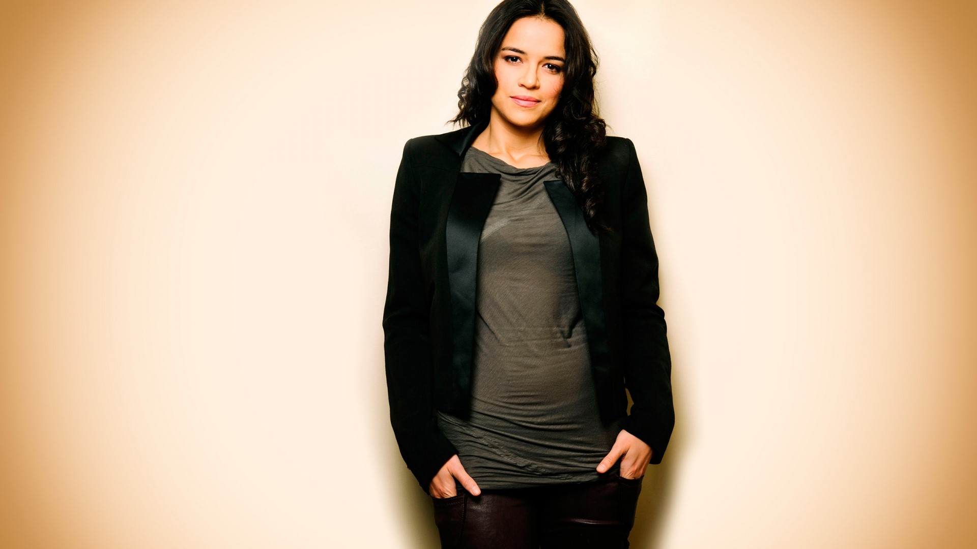 Michelle Rodriguez HD Wallpaper