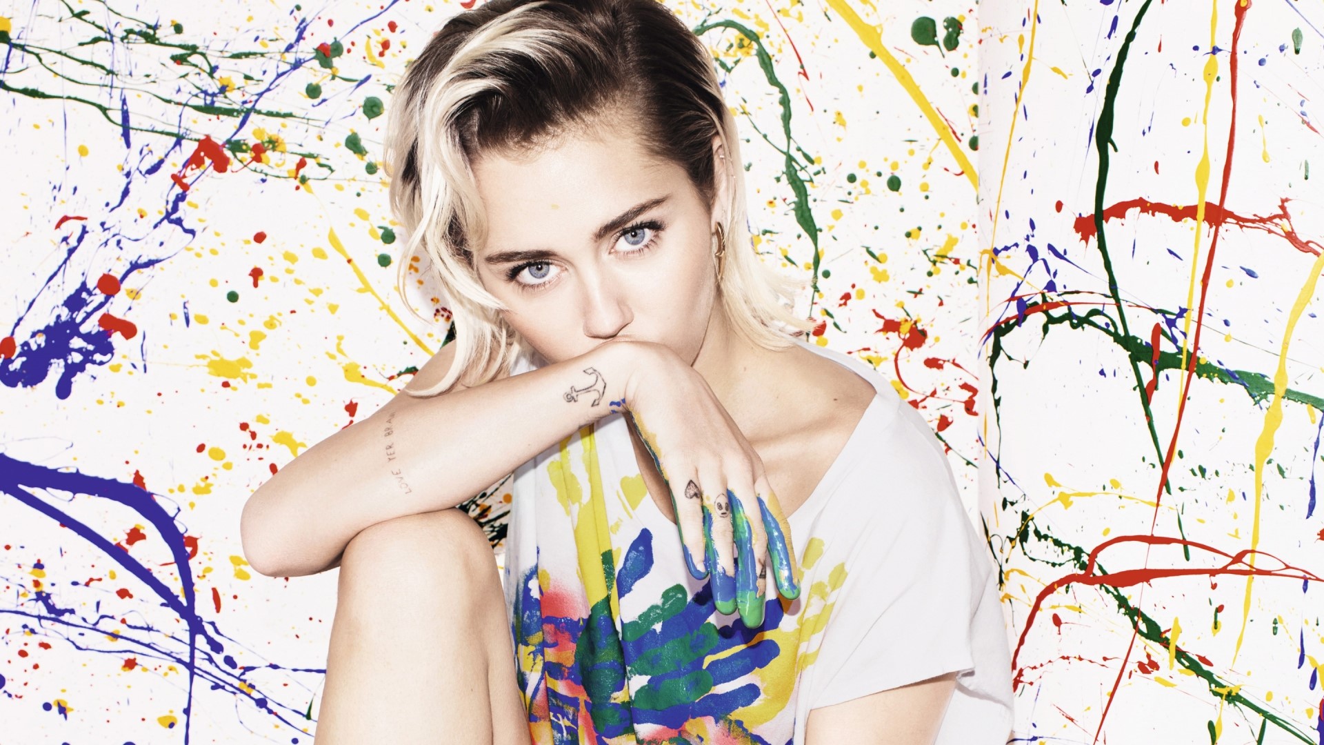 Miley Cyrus for Elle UK HD Wallpaper