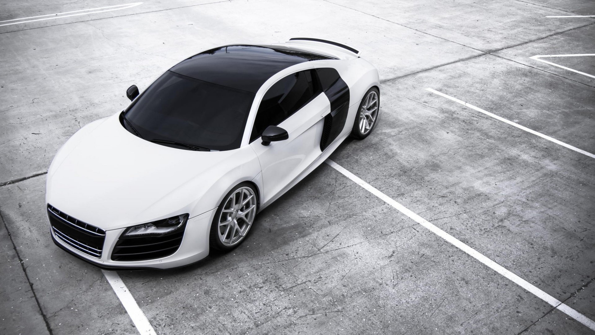White Audi R8 Coupe with Black Roof HD Wallpaper