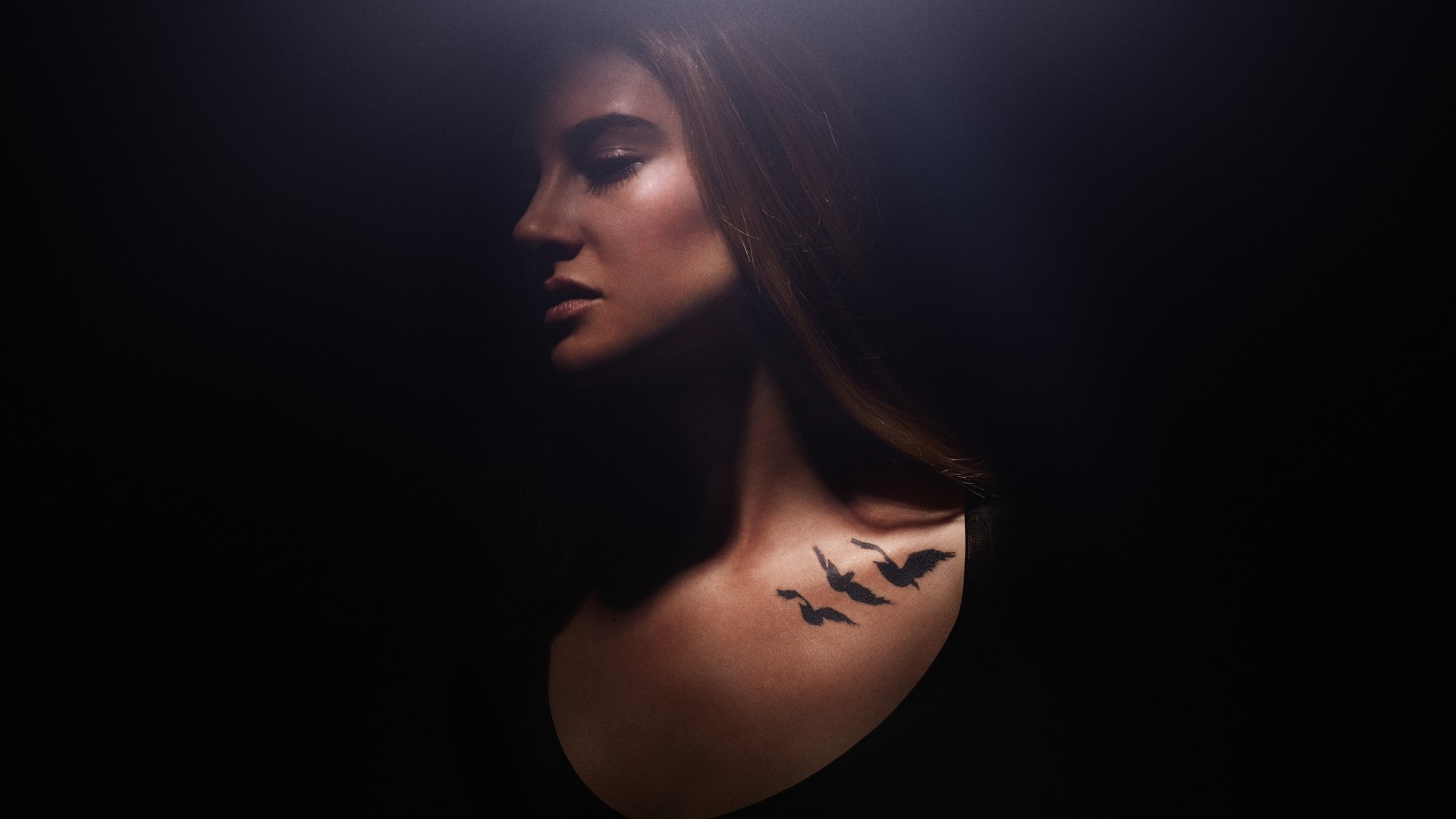 Shailene Woodley in Divergent HD Wallpaper
