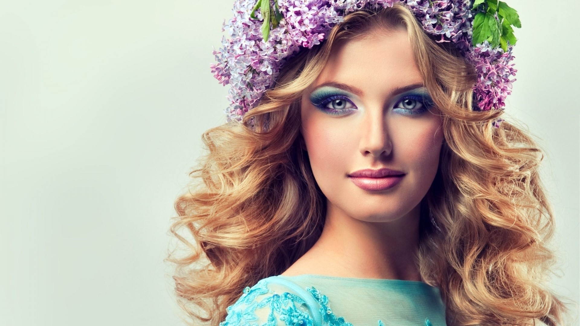 Woman with blonde curly hair and flower crown HD Wallpaper
