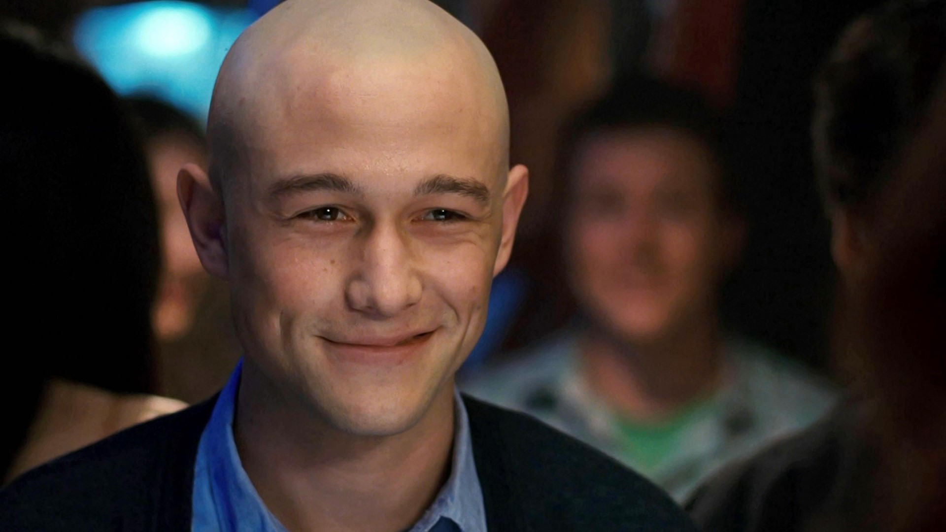 Joseph Gordon-Levitt with a shaved head HD Wallpaper