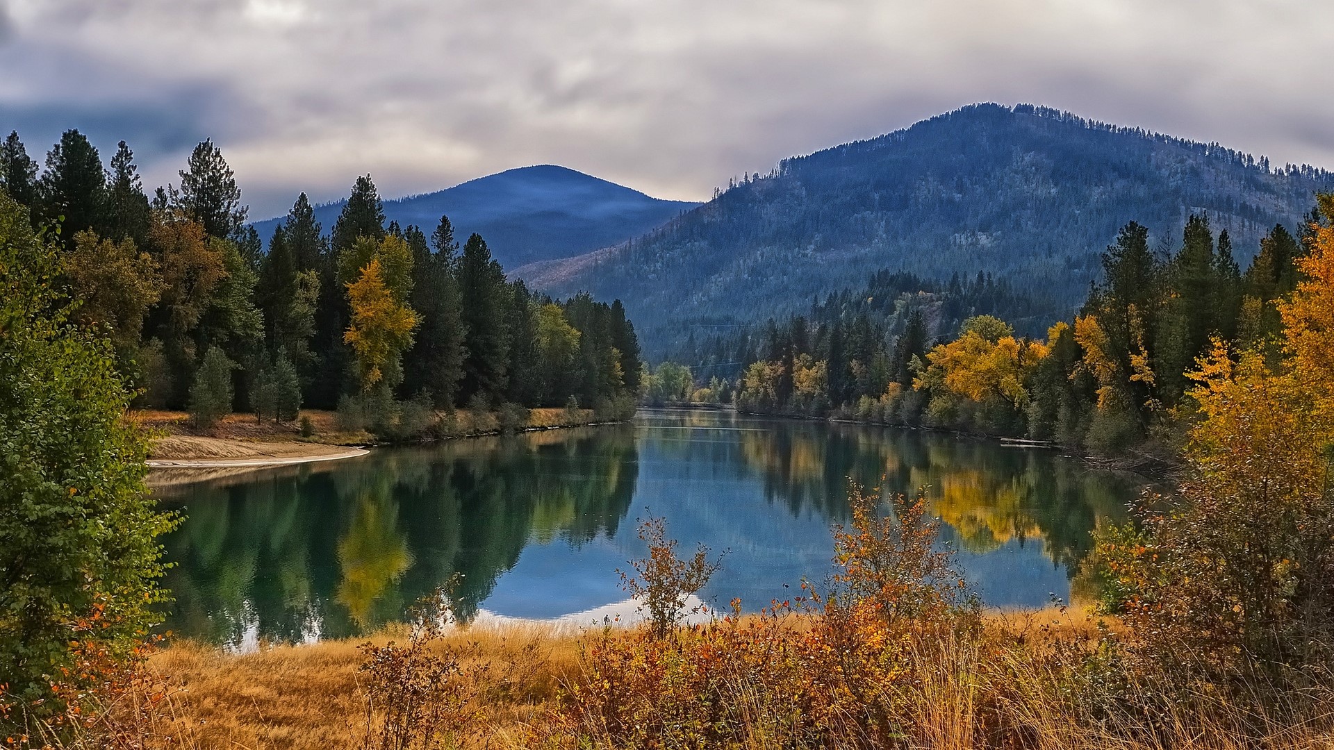 Autumn lake landscape with mountains and trees HD Wallpaper