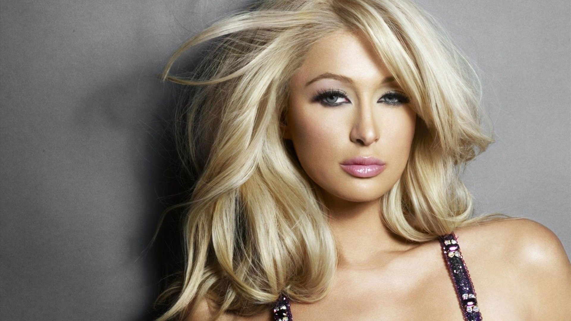Paris Hilton HD Wallpaper