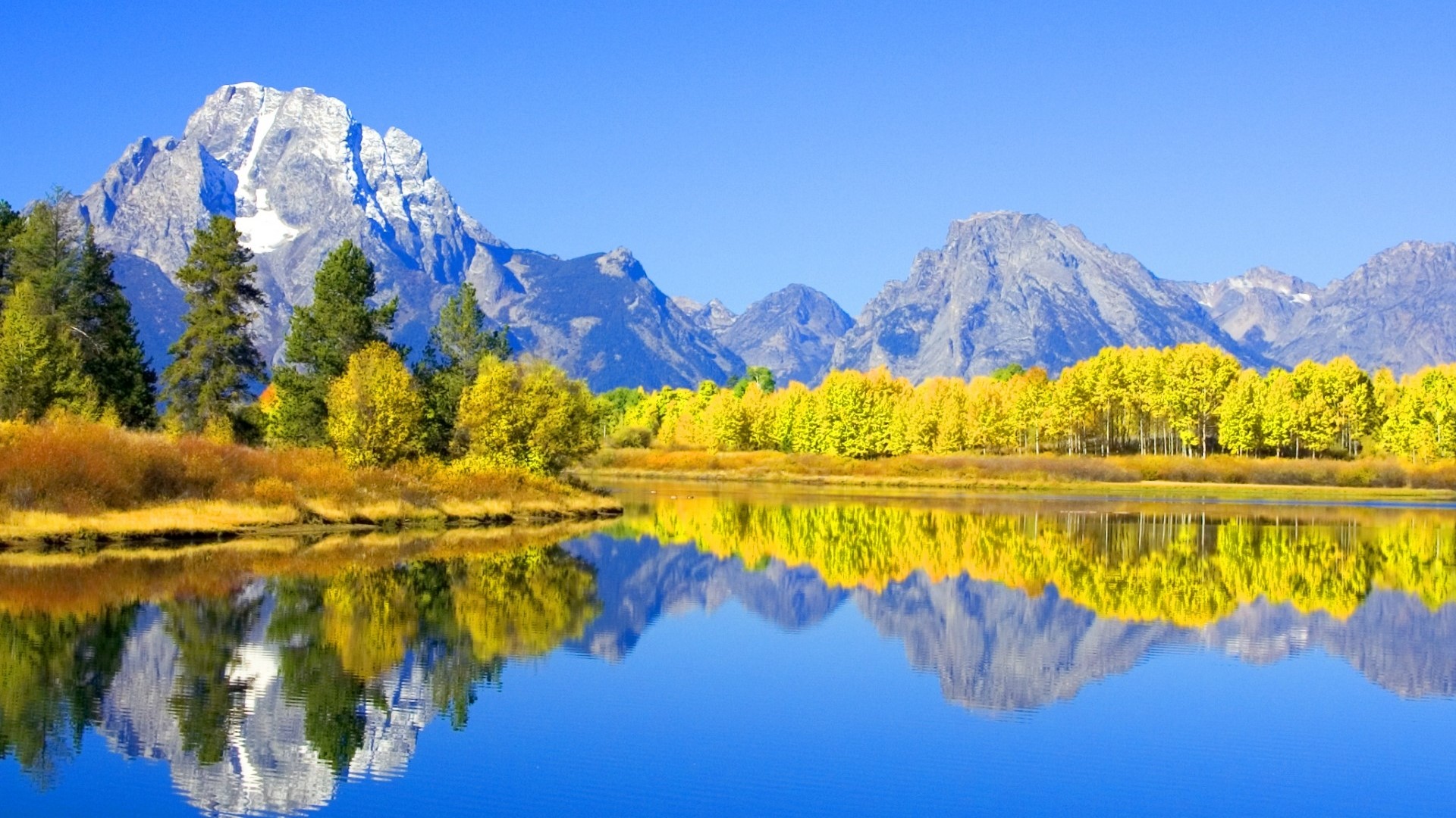 Autumn Mountains Reflected in a Lake HD Wallpaper