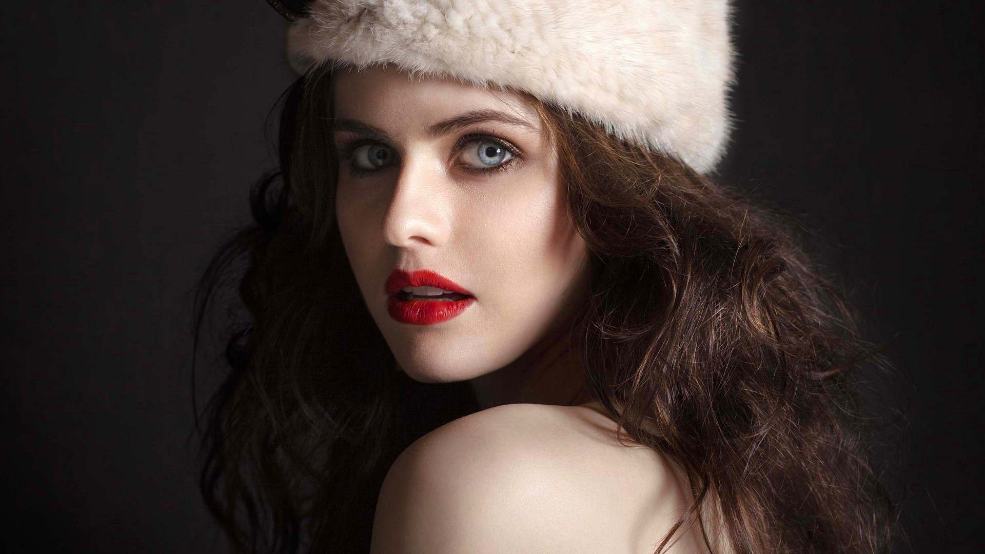 Alexandra Daddario wearing a fur hat HD Wallpaper