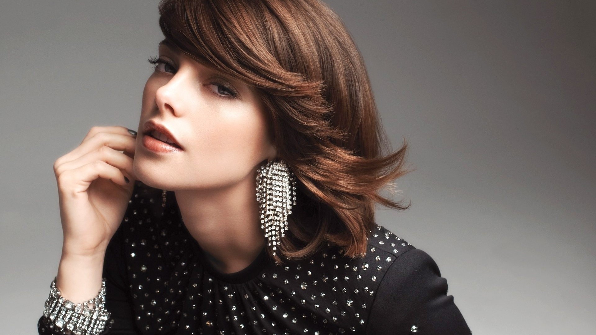 Ashley Greene with large earrings HD Wallpaper