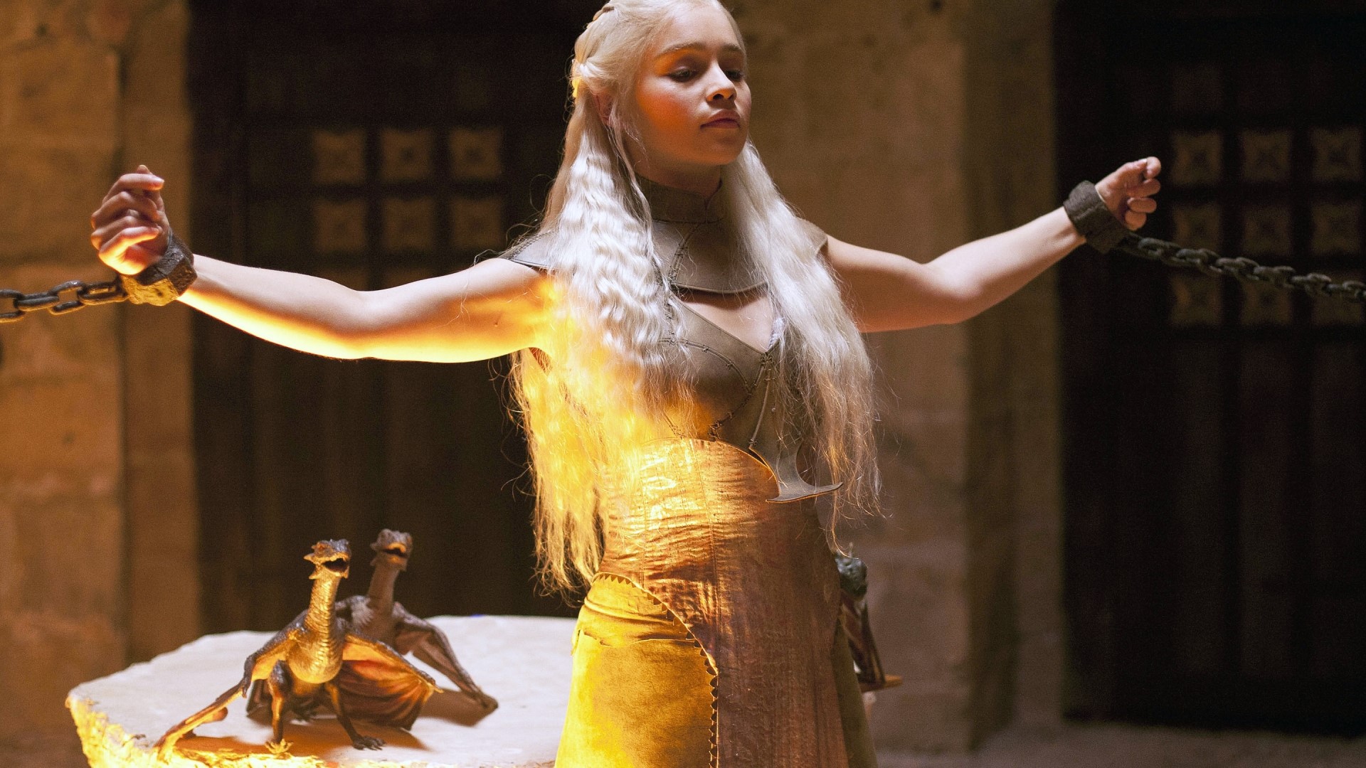 Daenerys Targaryen from Game of Thrones HD Wallpaper
