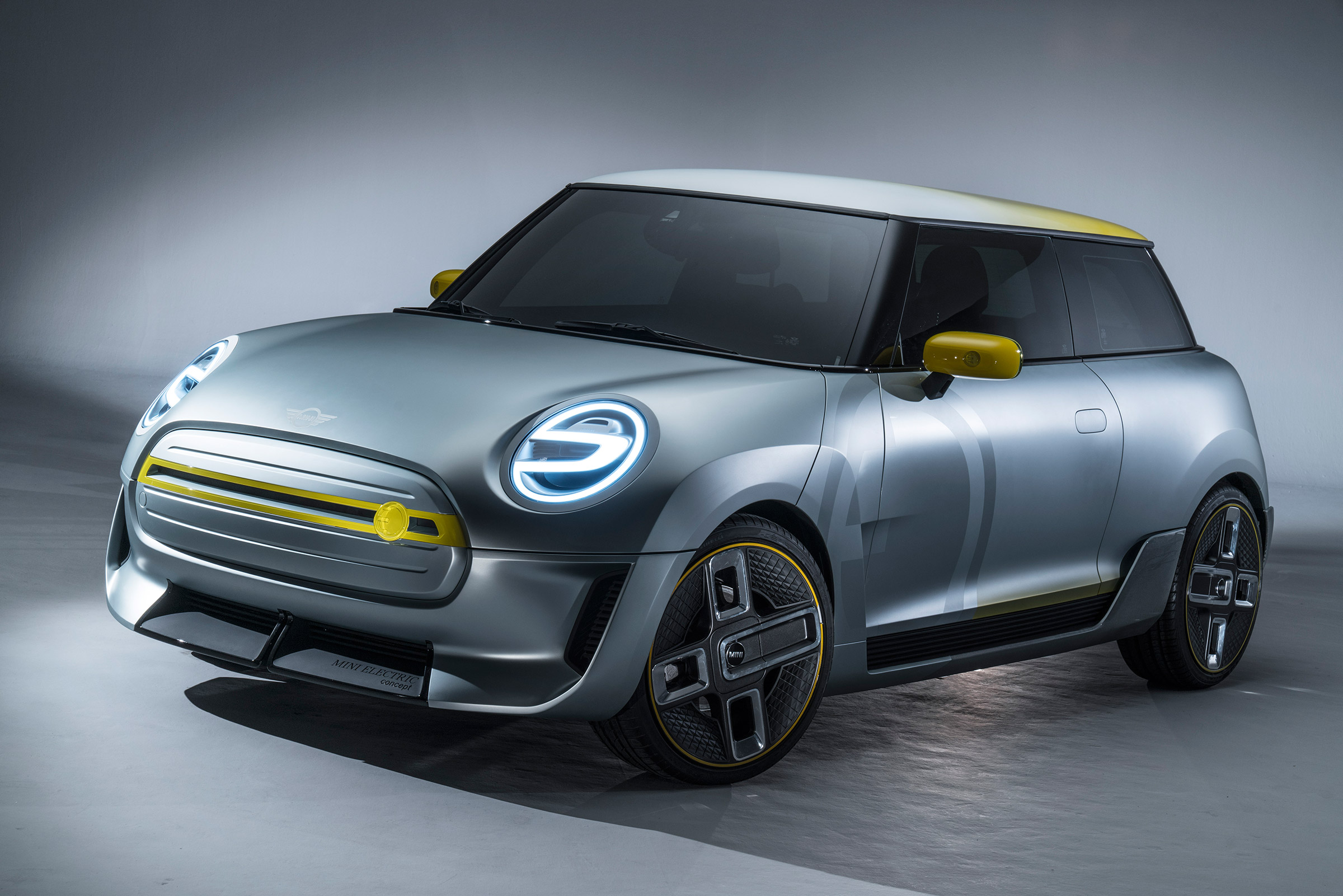 MINI Electric Concept car at Frankfurt Motor Show 2017 HD Wallpaper