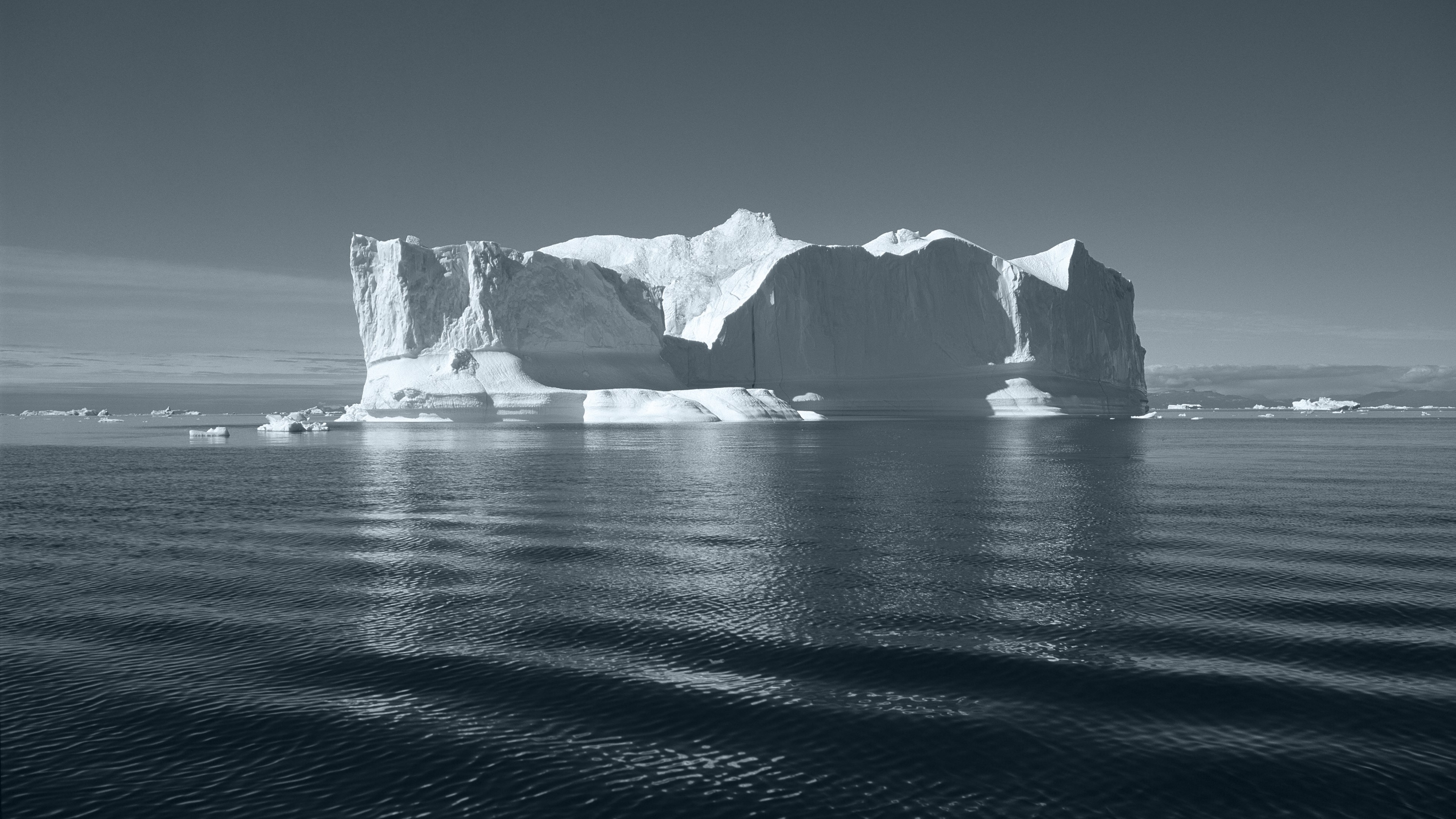4K Iceberg in the Ocean HD Wallpaper