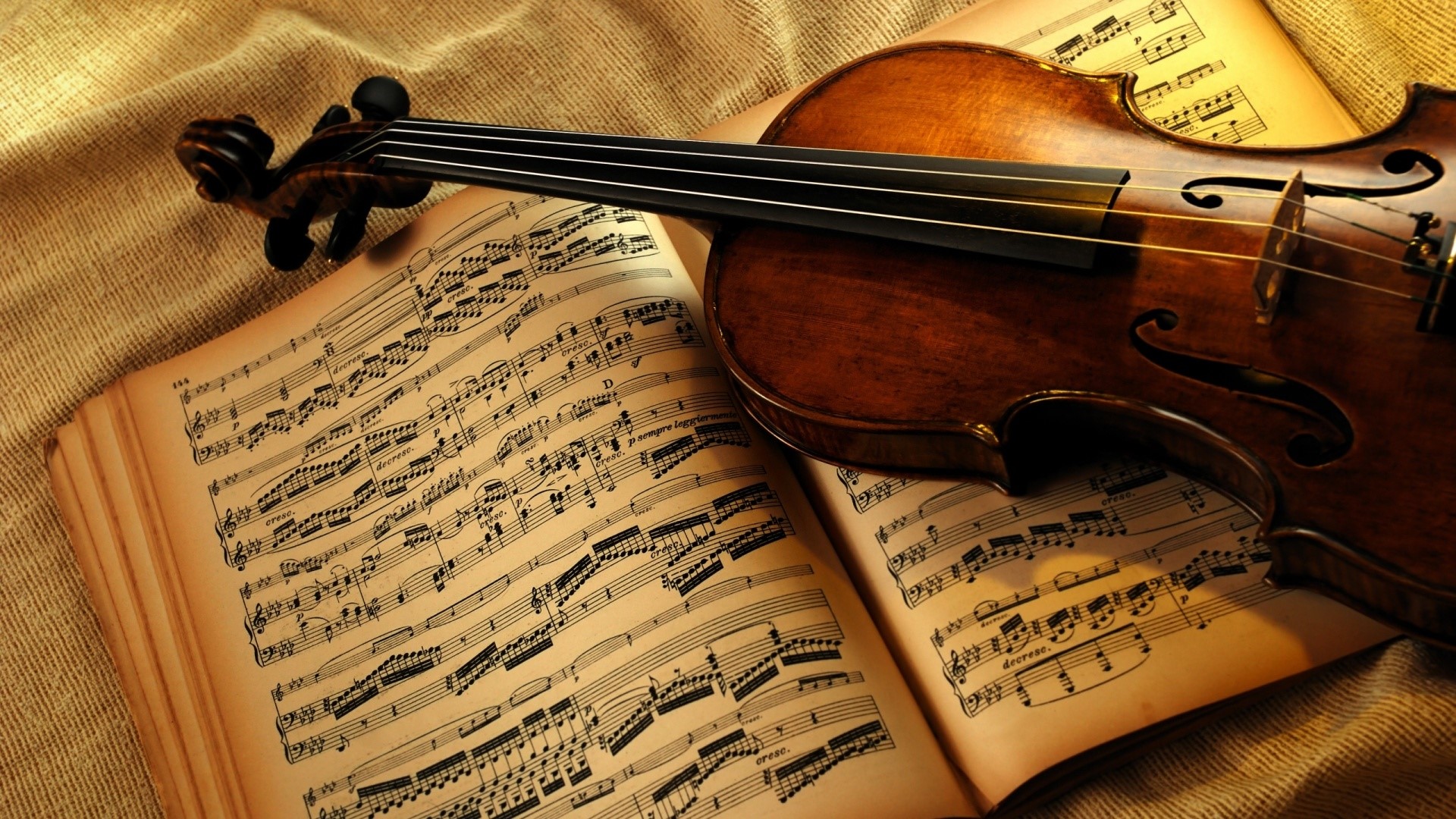 Violin on Sheet Music HD Wallpaper