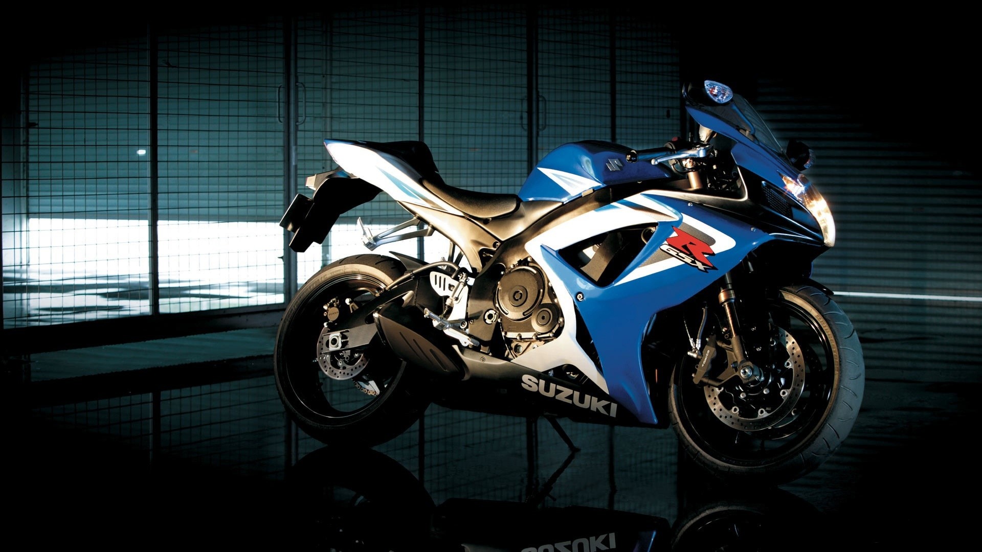 Blue Suzuki GSX-R750 Motorcycle HD Wallpaper