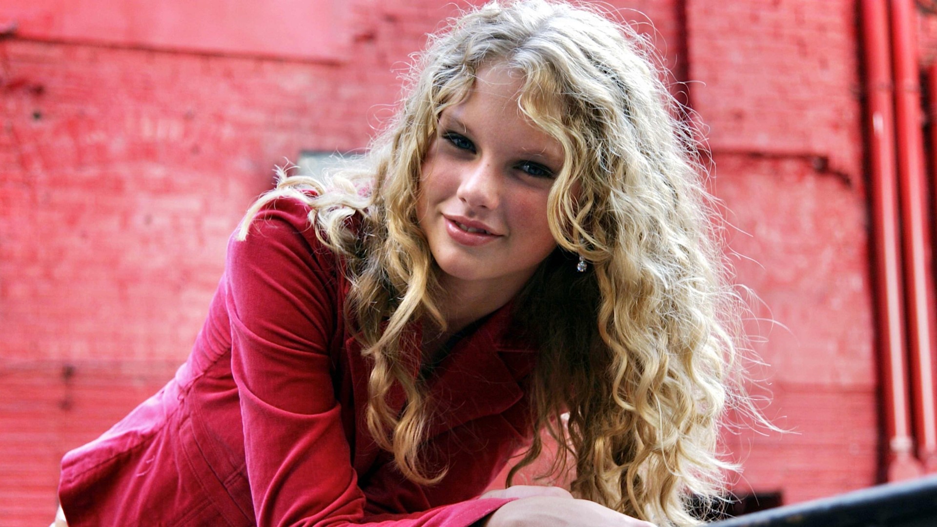 Taylor Swift HD Wallpaper