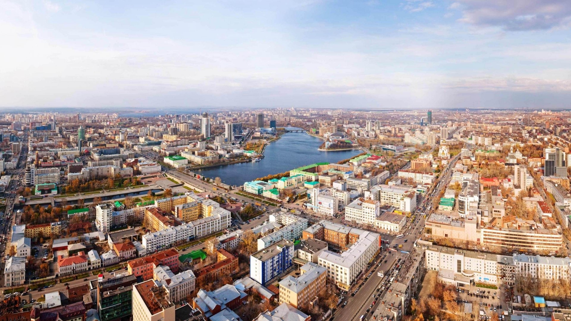 Aerial view of Yekaterinburg city with a river HD Wallpaper