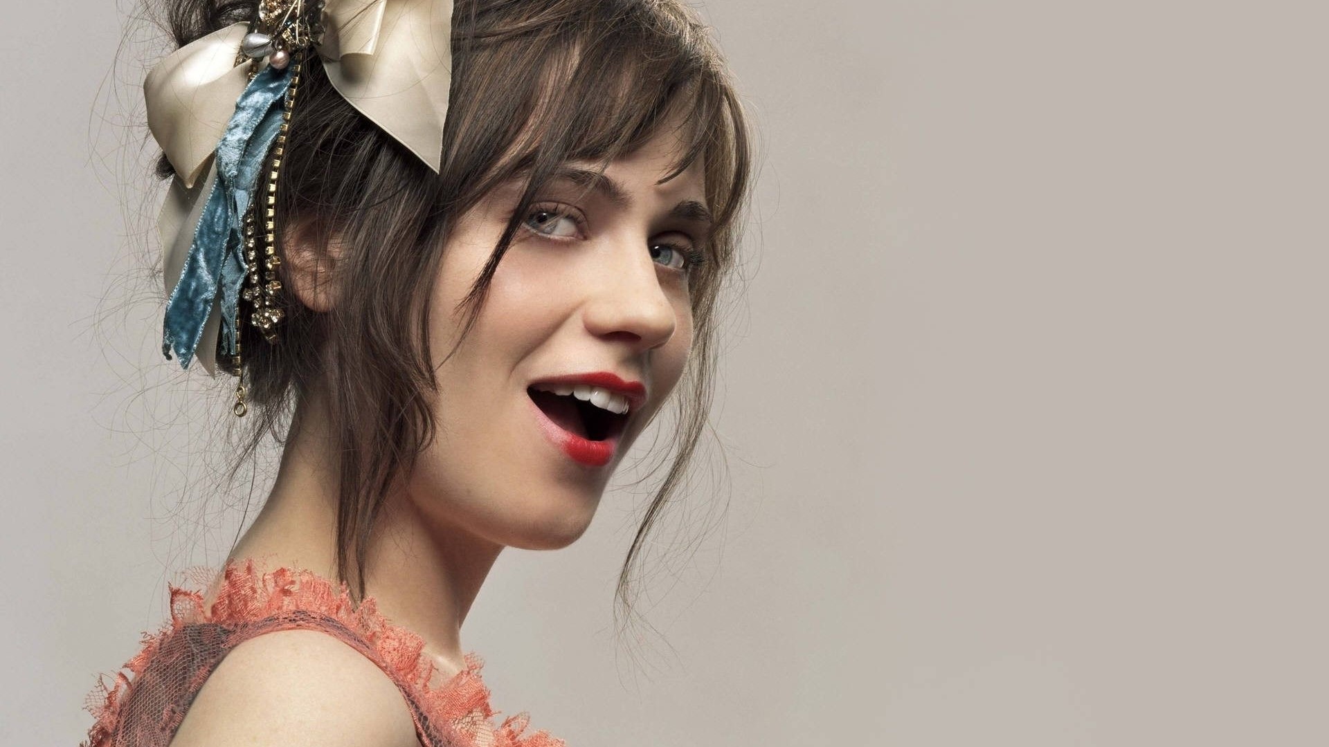 Zooey Deschanel HD Wallpaper