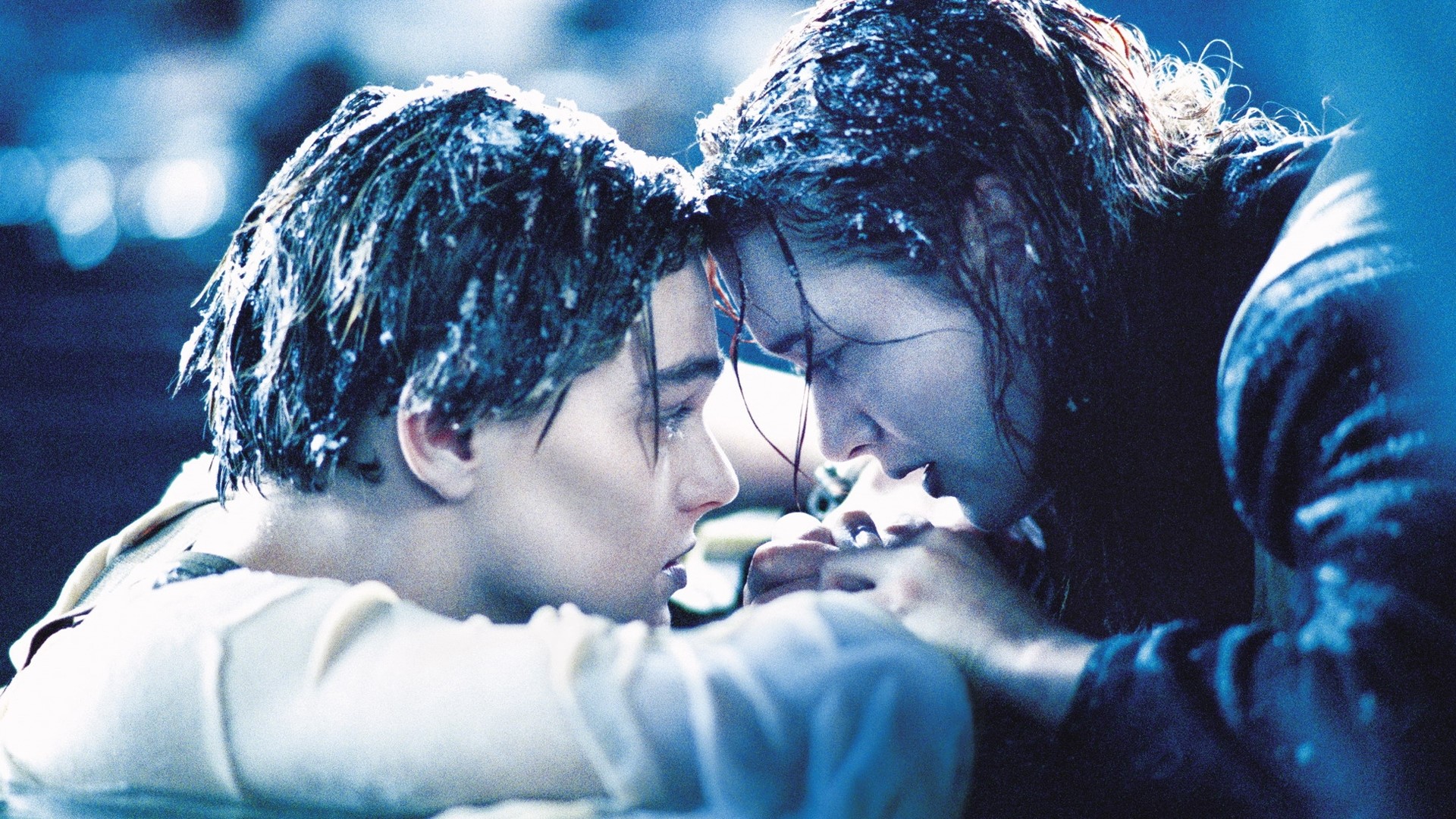 Jack and Rose from Titanic in the water HD Wallpaper