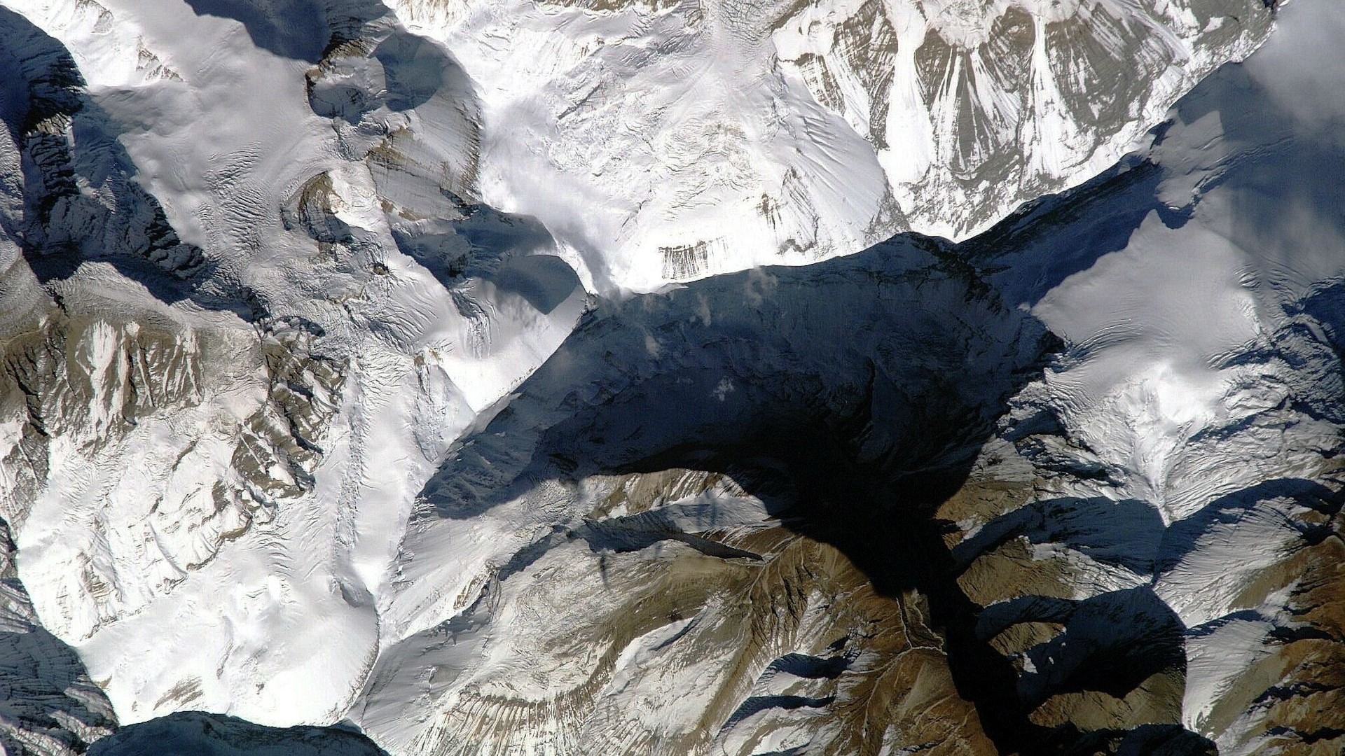 Aerial View of Snow-Covered Mountains HD Wallpaper