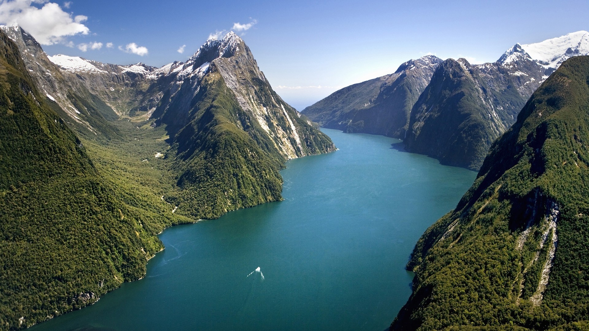 Milford Sound, New Zealand Landscape HD Wallpaper