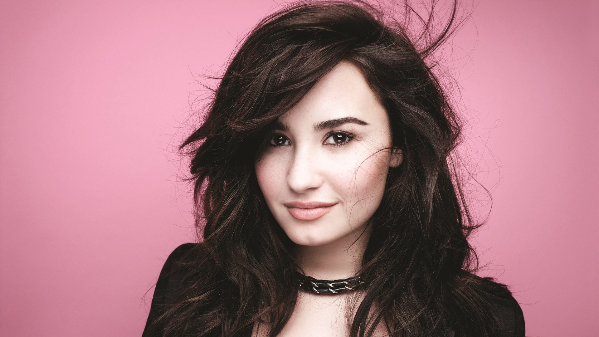 Demi Lovato HD Wallpaper