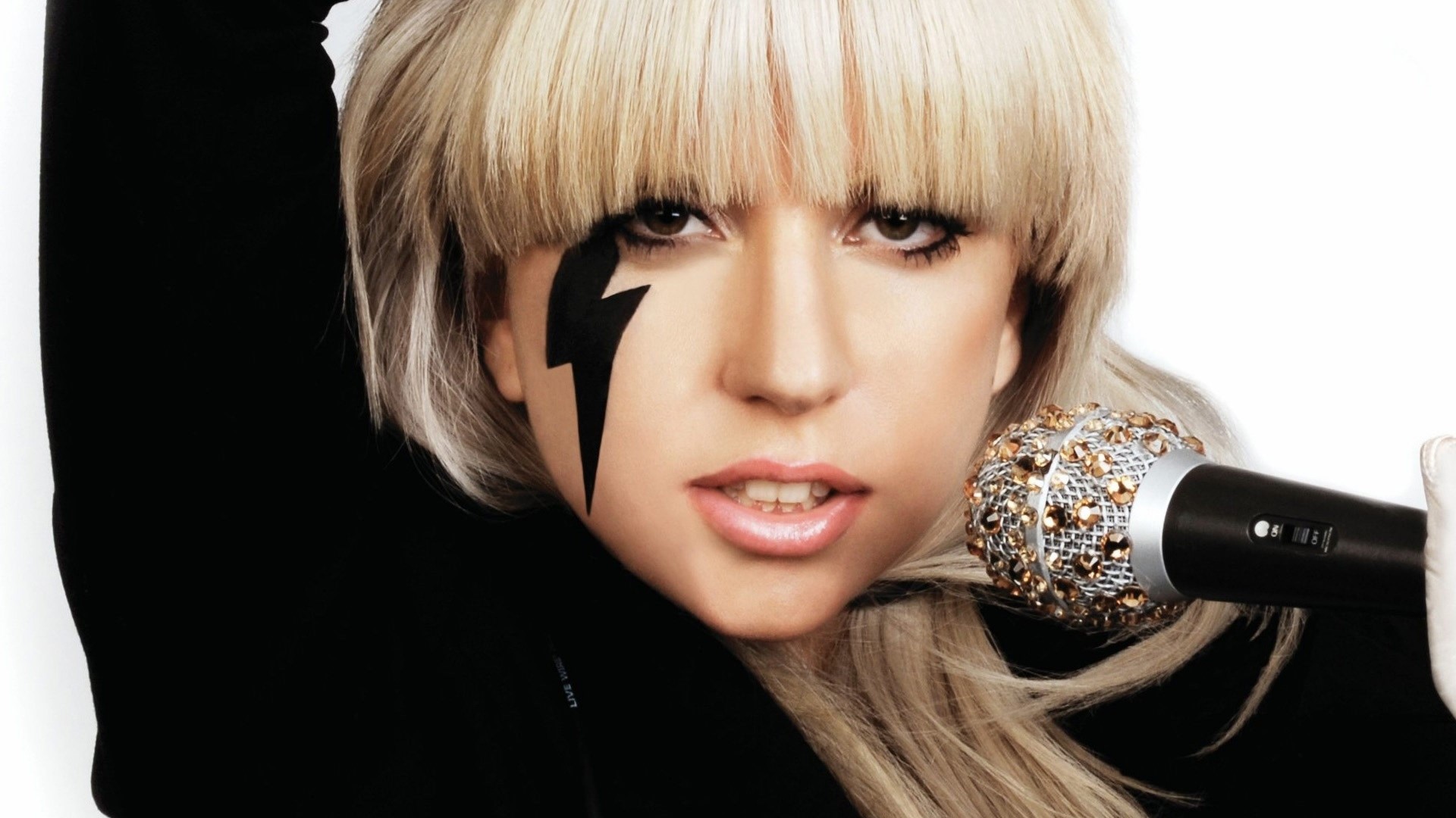 Lady Gaga with a lightning bolt on her face HD Wallpaper