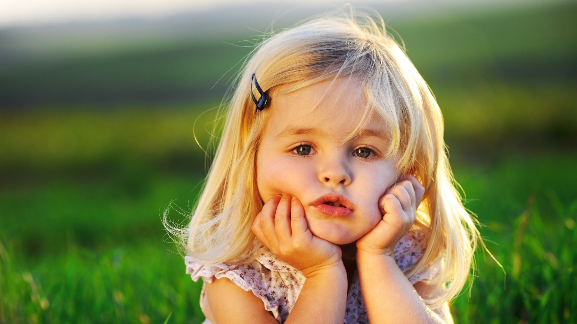 Cute Little Baby Girl HD Wallpaper