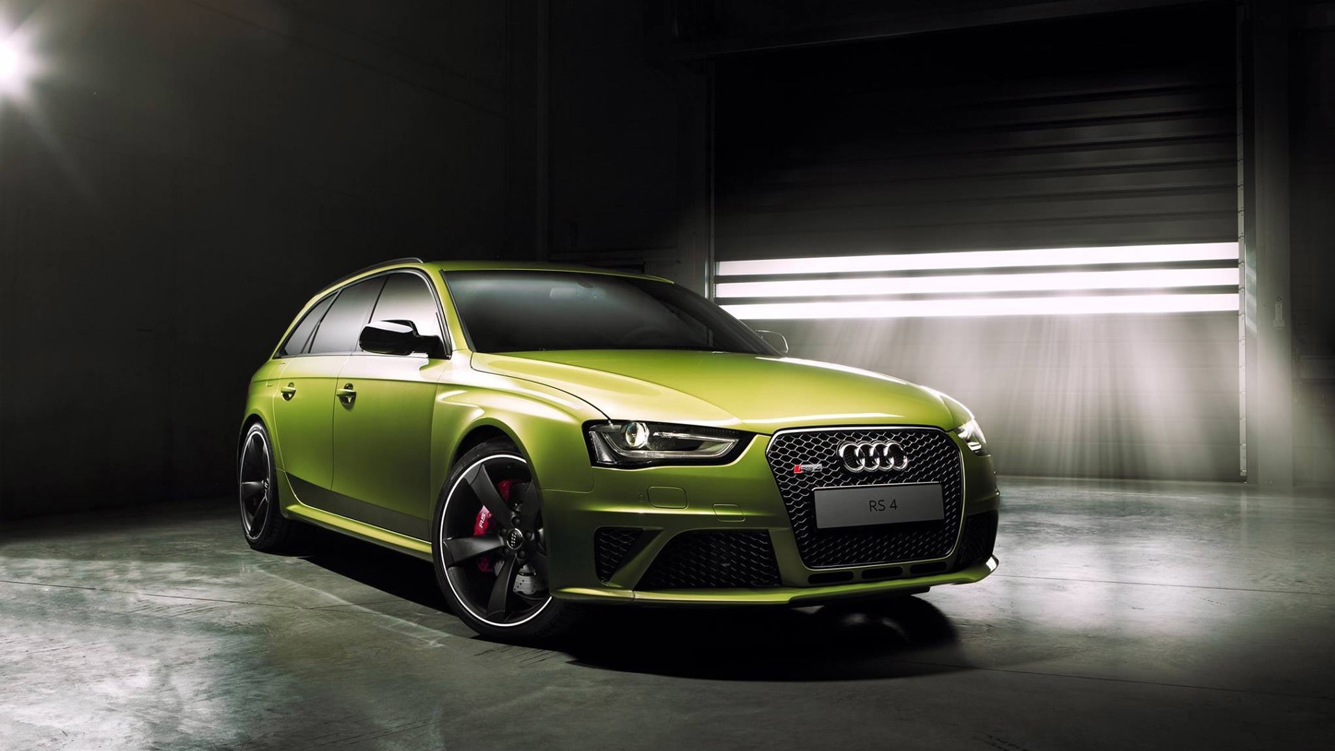 2015 Audi RS4 Avant HD Wallpaper