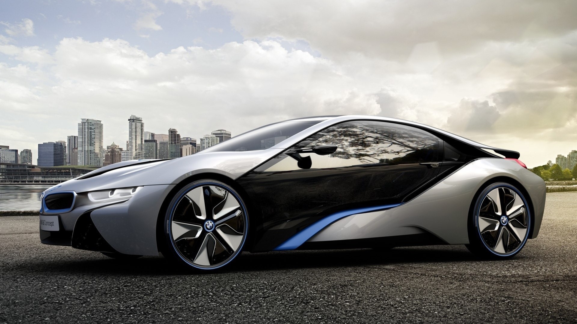 BMW i8 Concept car in a city HD Wallpaper