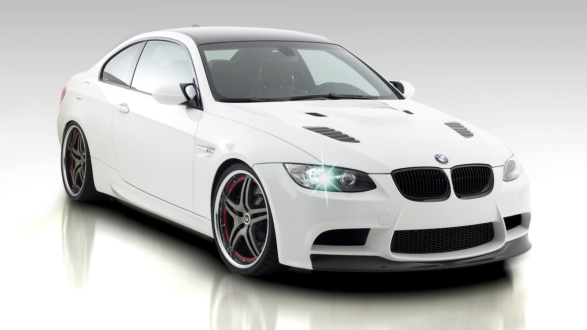 White BMW M3 Coupe with Black Roof HD Wallpaper