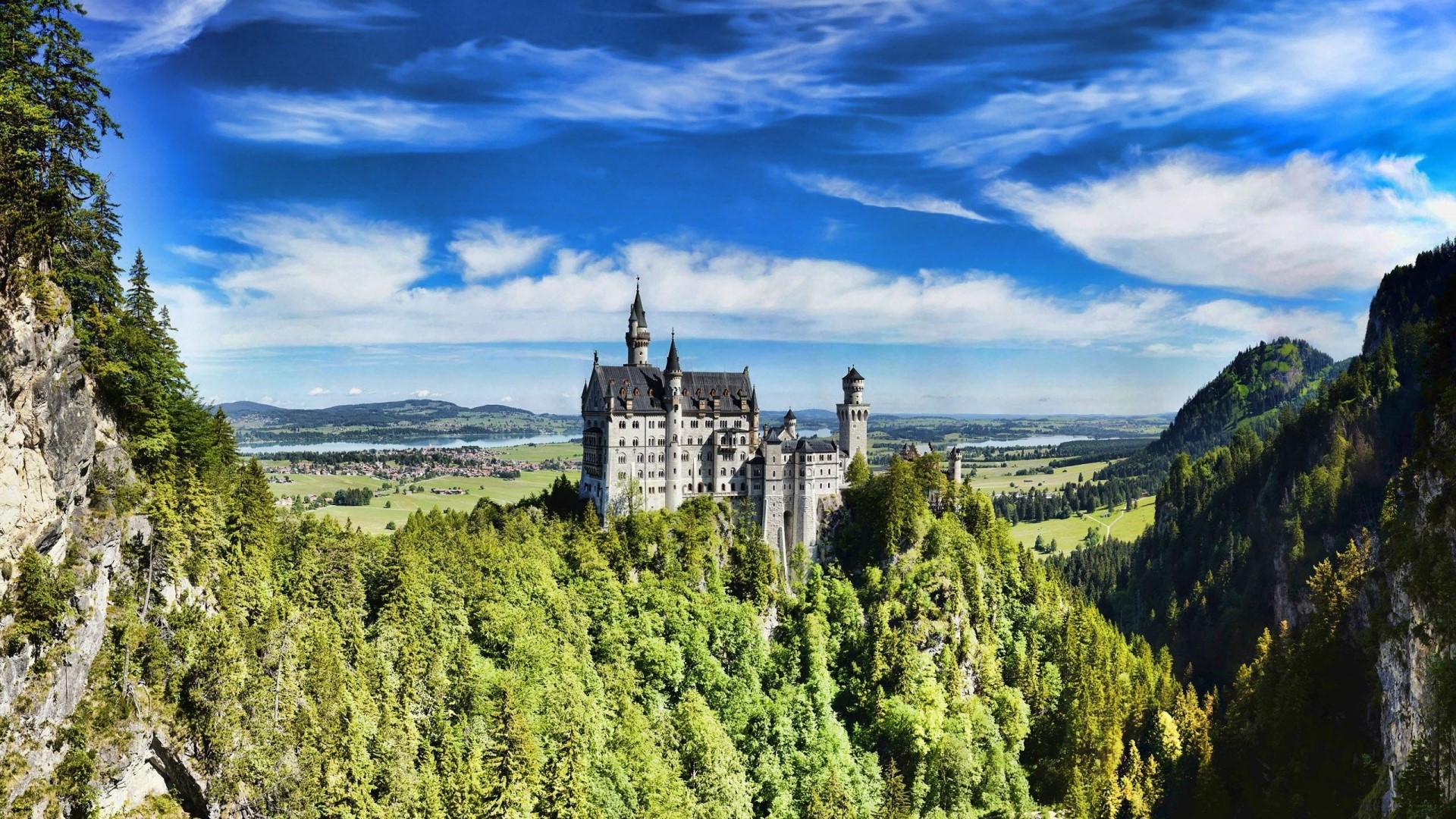 Neuschwanstein Castle in Bavaria HD Wallpaper