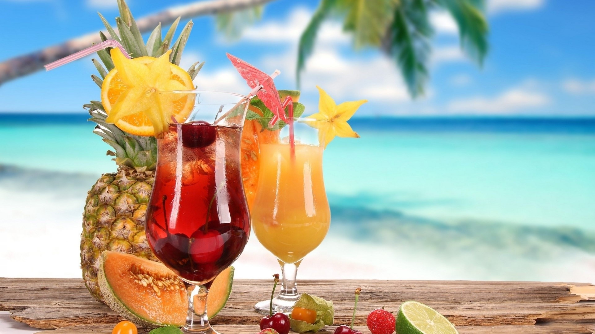 Summer Drinks on a Beach HD Wallpaper