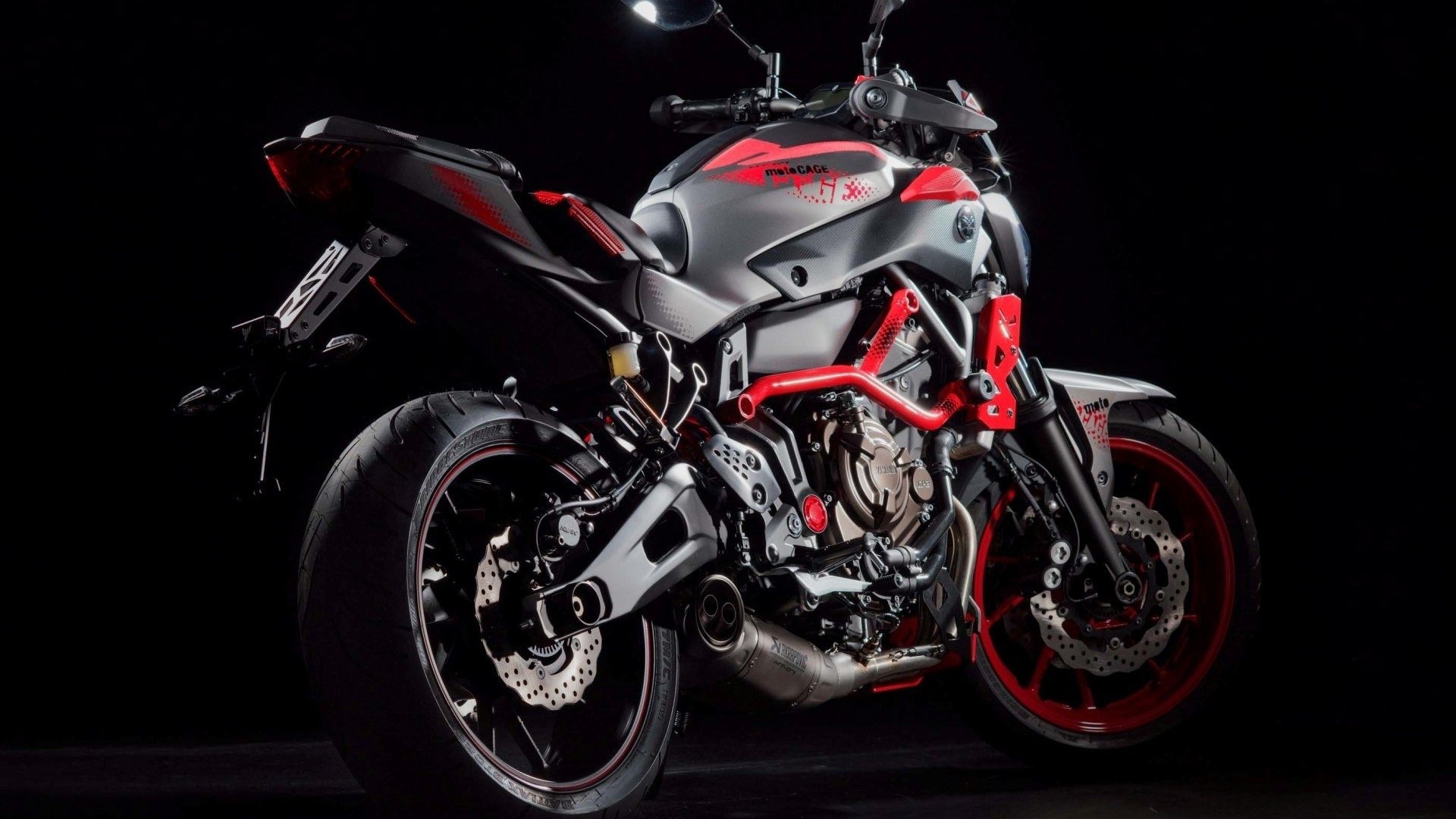 Yamaha MT-07 motorcycle with red accents HD Wallpaper