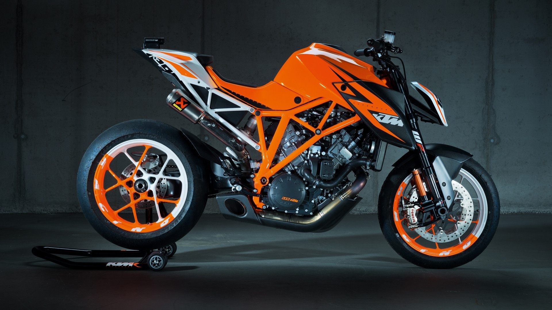 KTM 1290 Super Duke R motorcycle HD Wallpaper