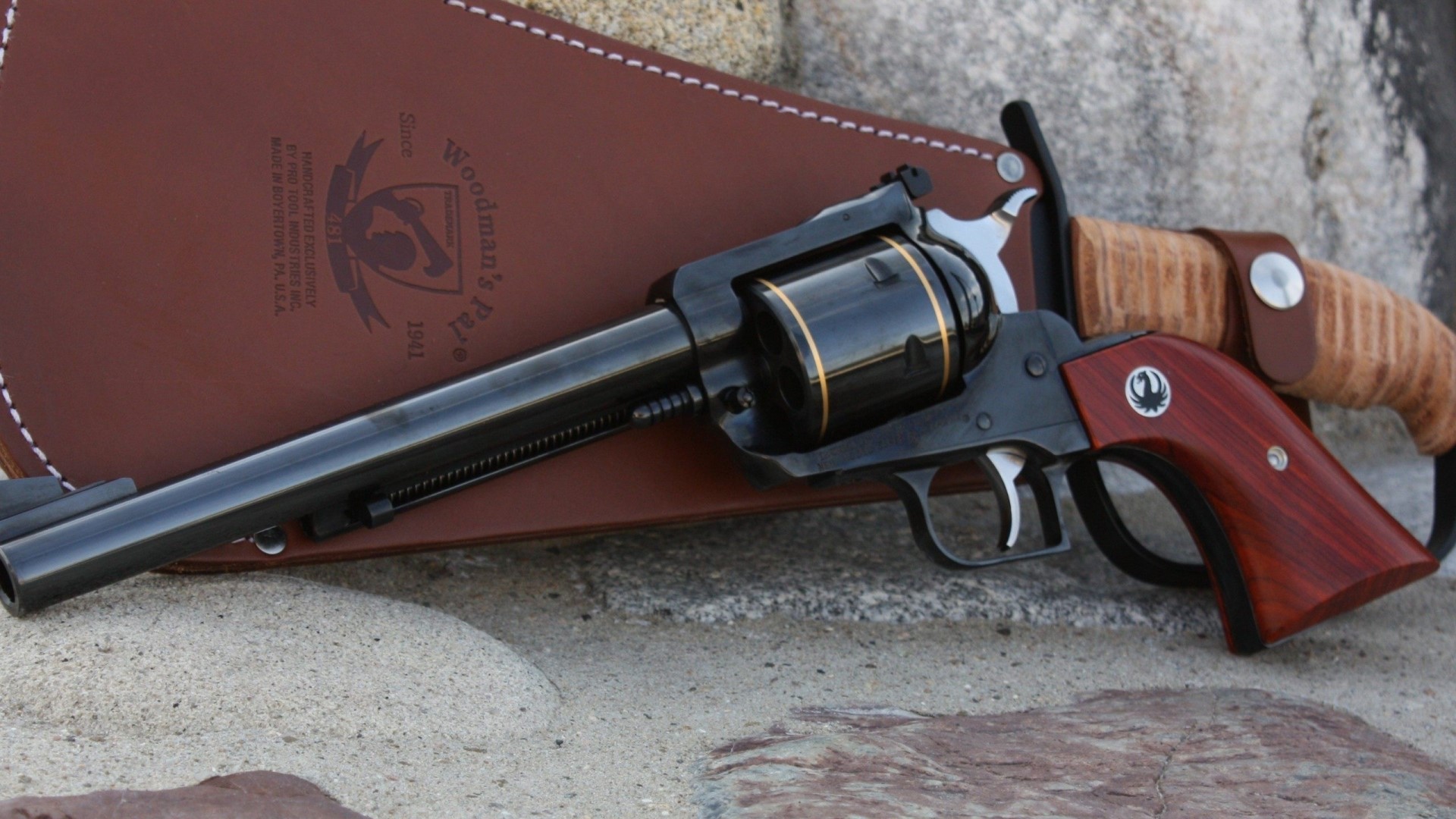 Ruger Super Blackhawk 44 Mag with Leather Holster HD Wallpaper