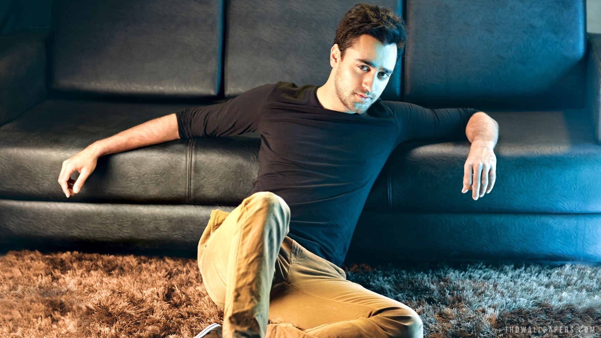 Imran Khan sitting on floor HD Wallpaper