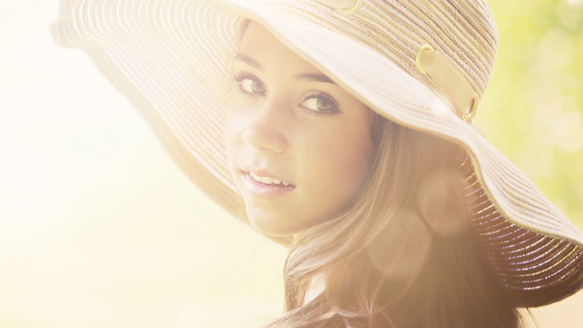 Girl in a wide-brimmed summer hat HD Wallpaper