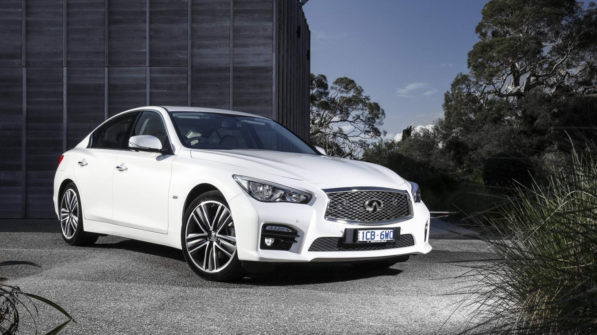 White Infiniti Q50 Sedan HD Wallpaper