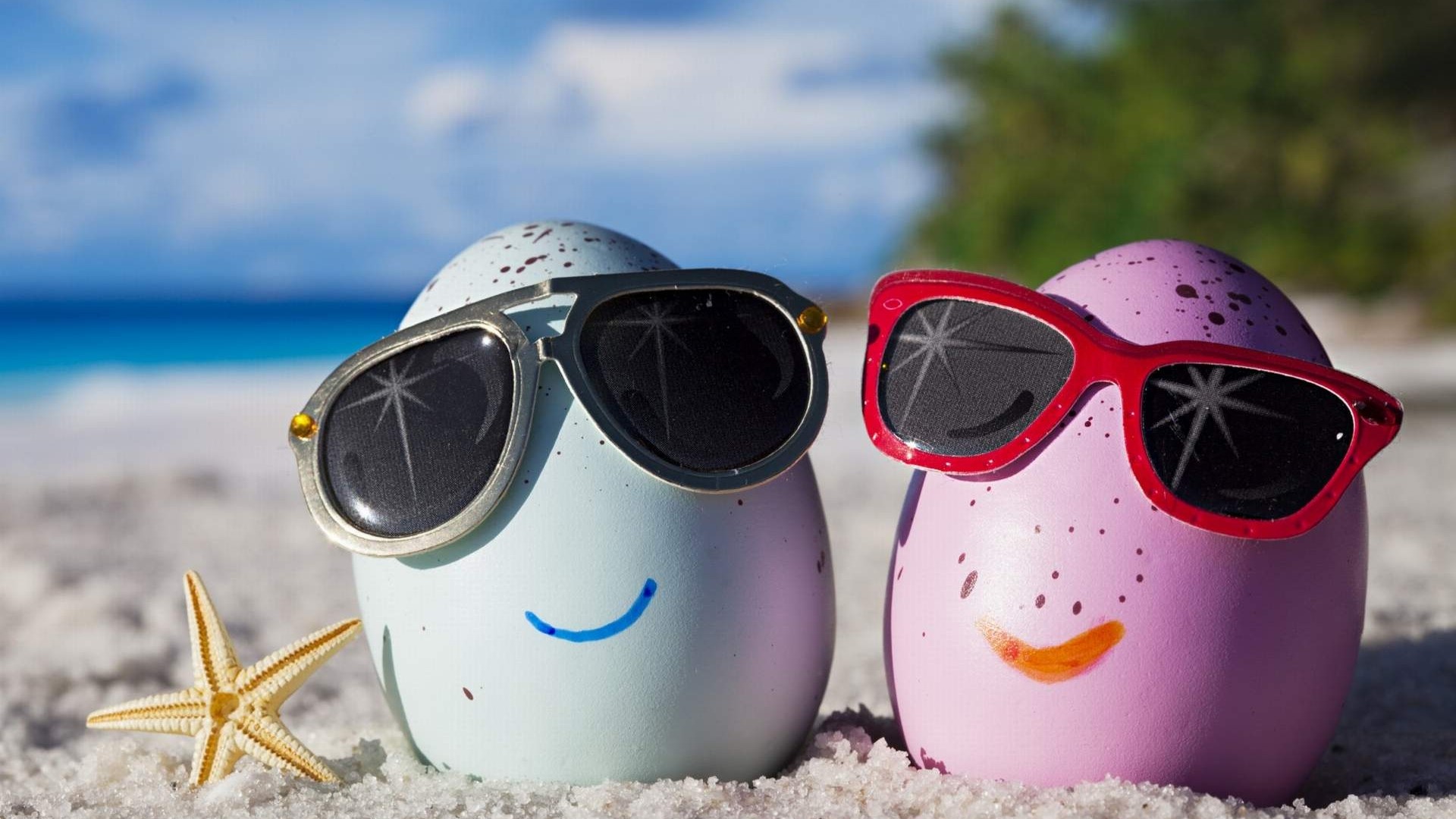Funny Easter Eggs on a Beach with Sunglasses HD Wallpaper