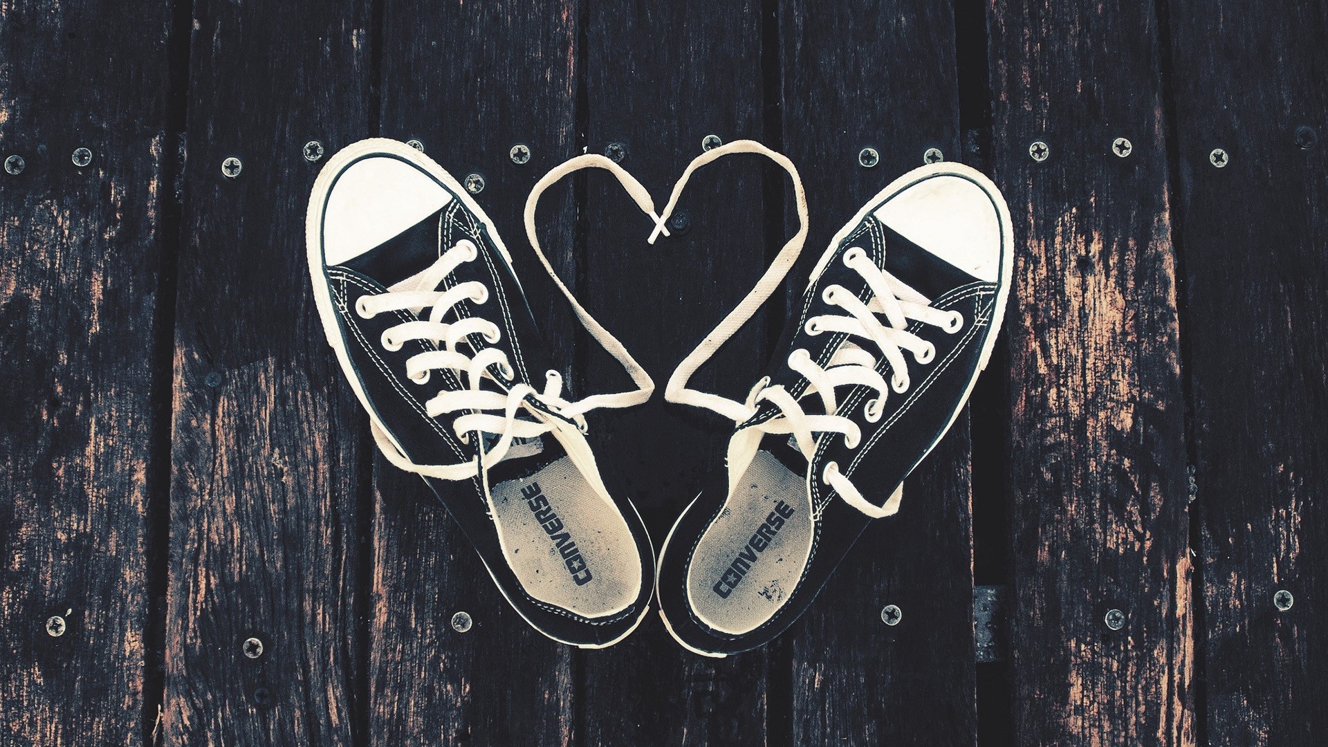 Converse sneakers with shoelaces in a heart shape HD Wallpaper