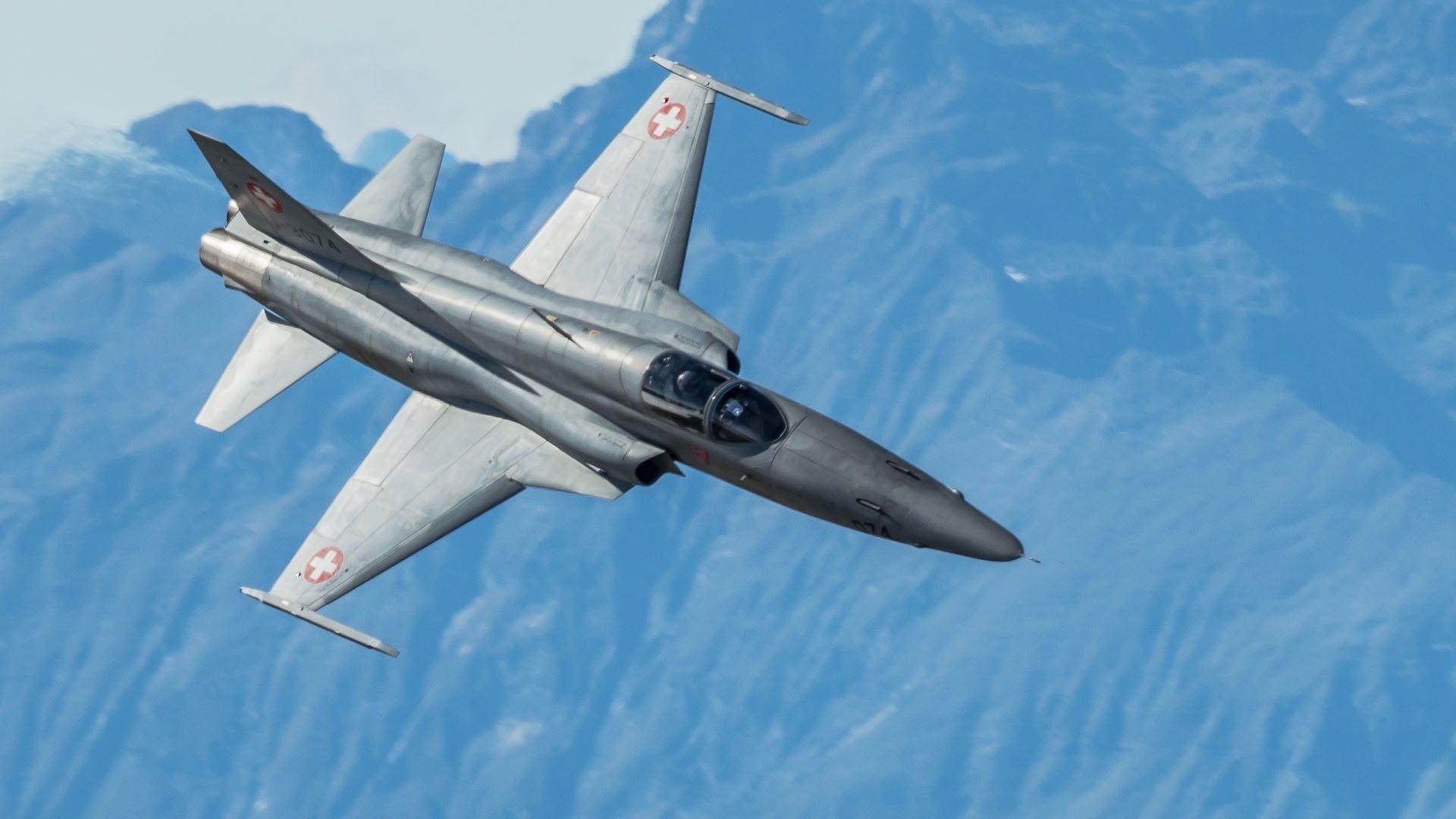 Swiss Air Force Northrop F-5 Tiger II fighter jet HD Wallpaper