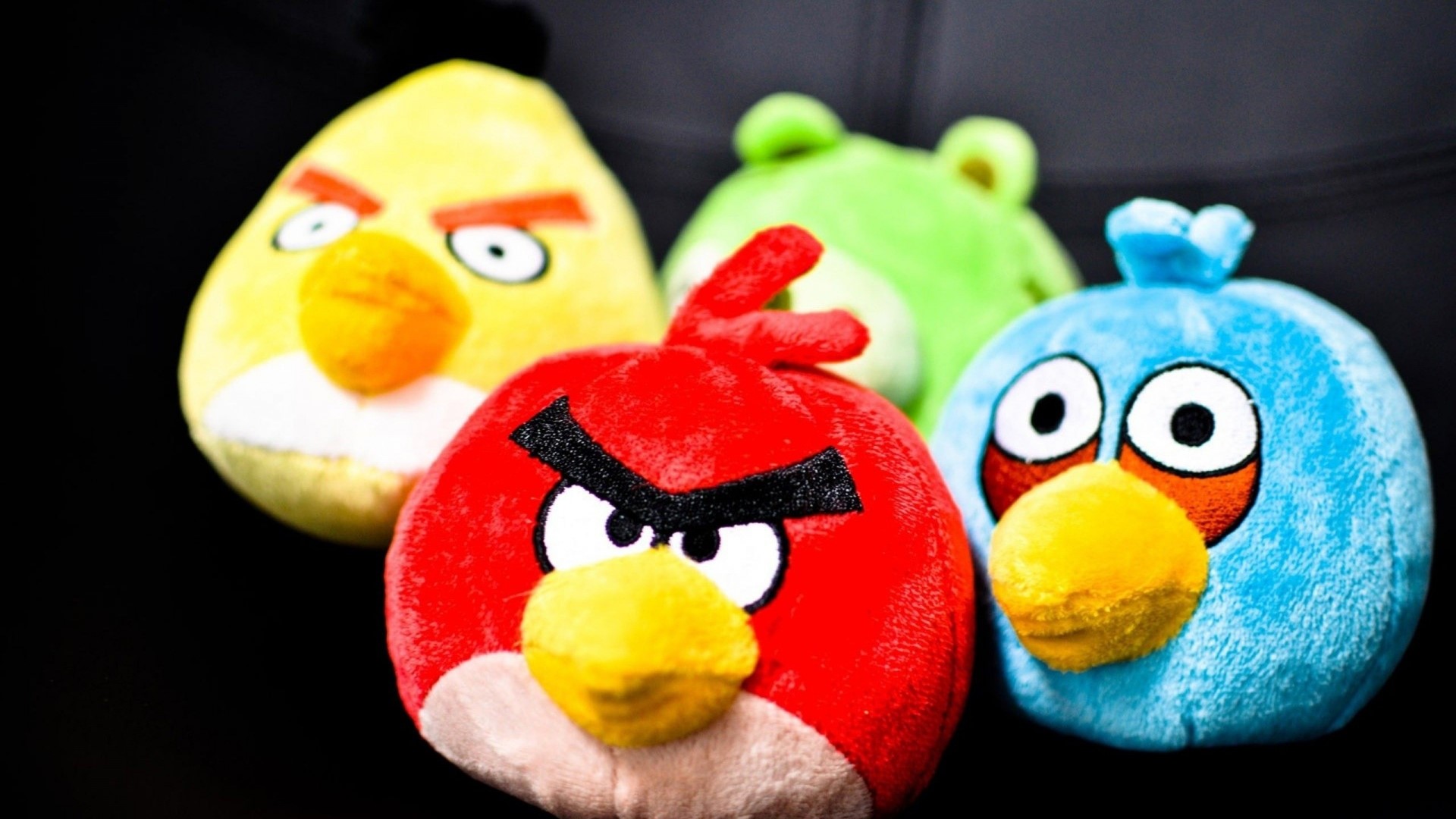 Plush toys of Angry Birds characters HD Wallpaper