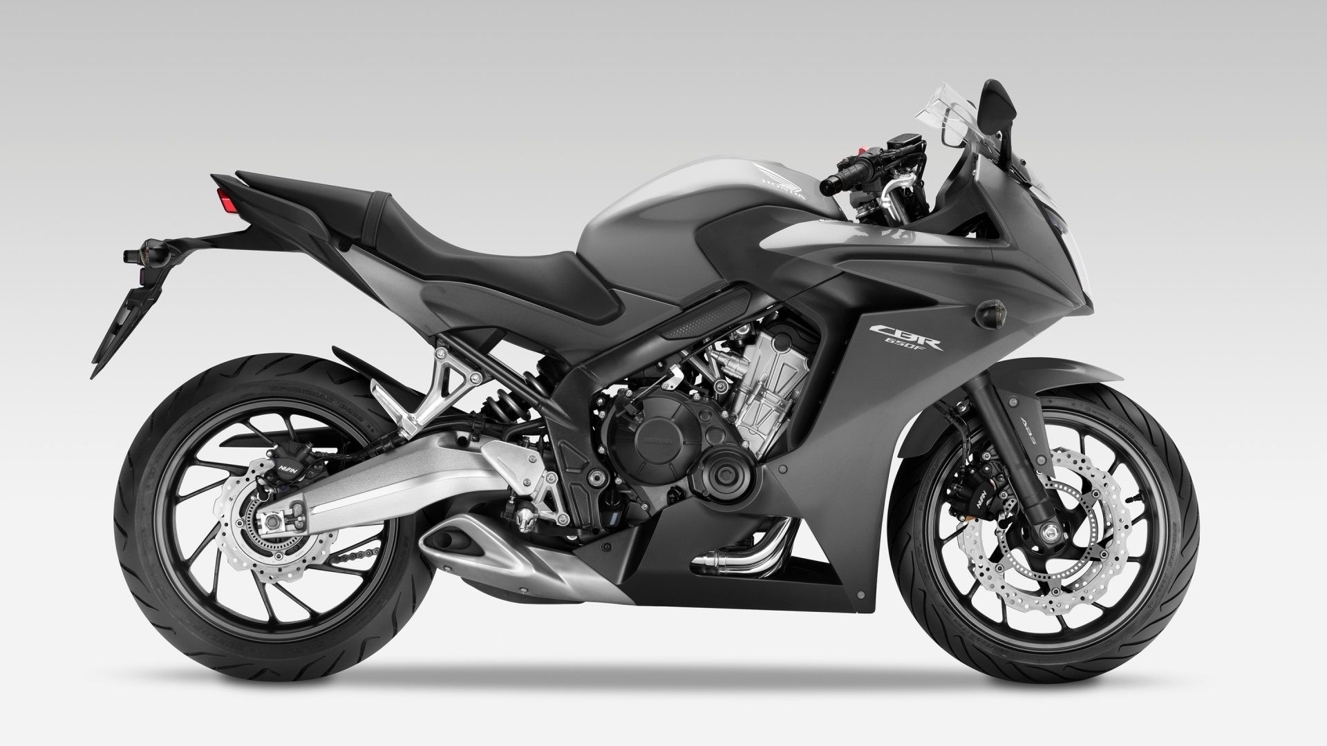 Honda CBR650F motorcycle HD Wallpaper